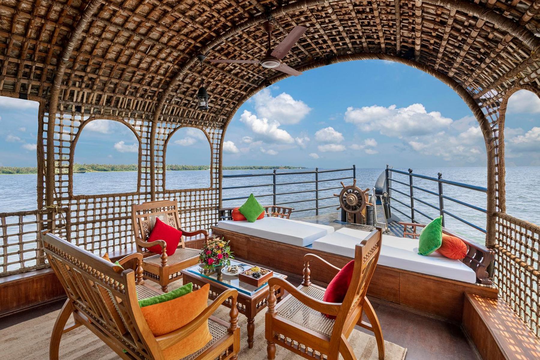 One-Bedroom Houseboat