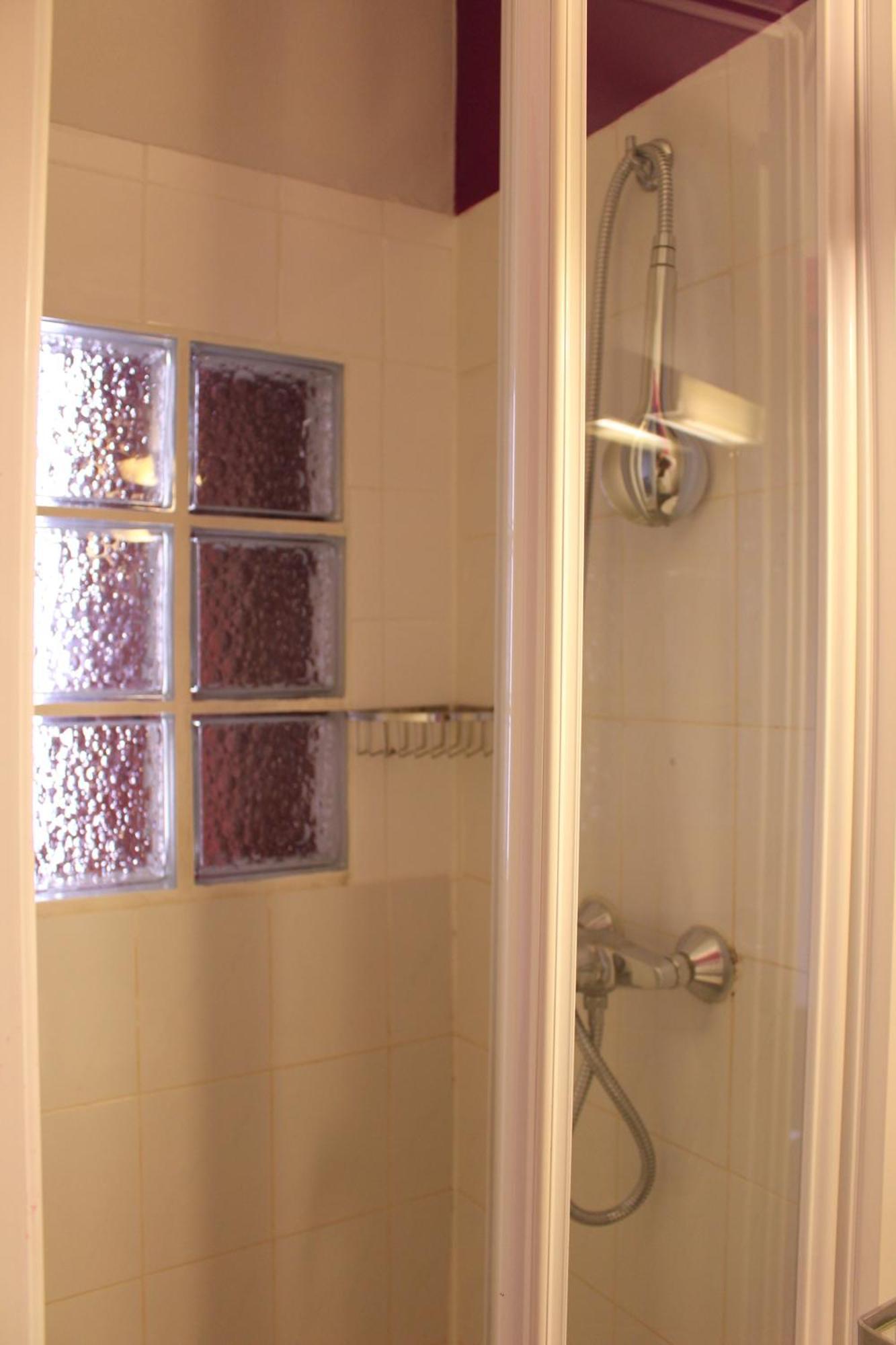Twin Room Private Bathroom