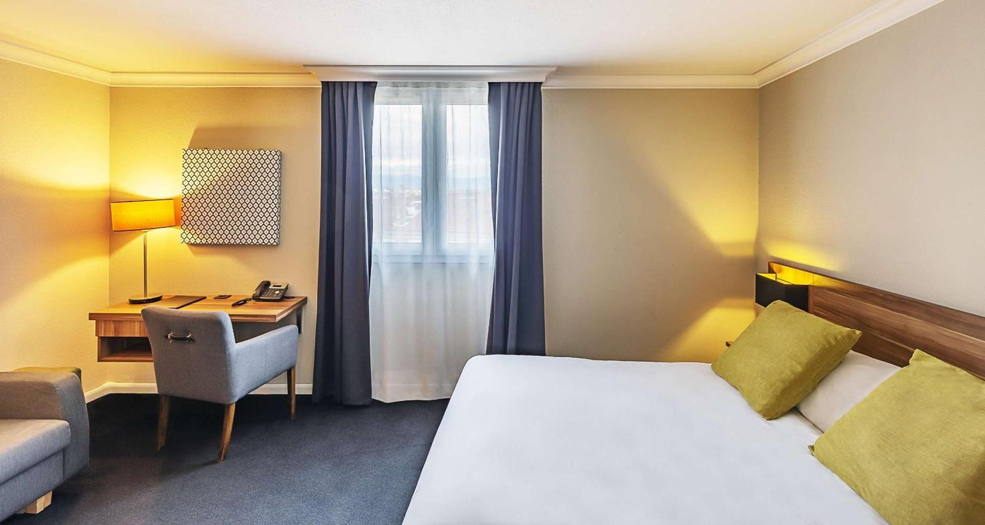 Standard King Room Non-Smoking