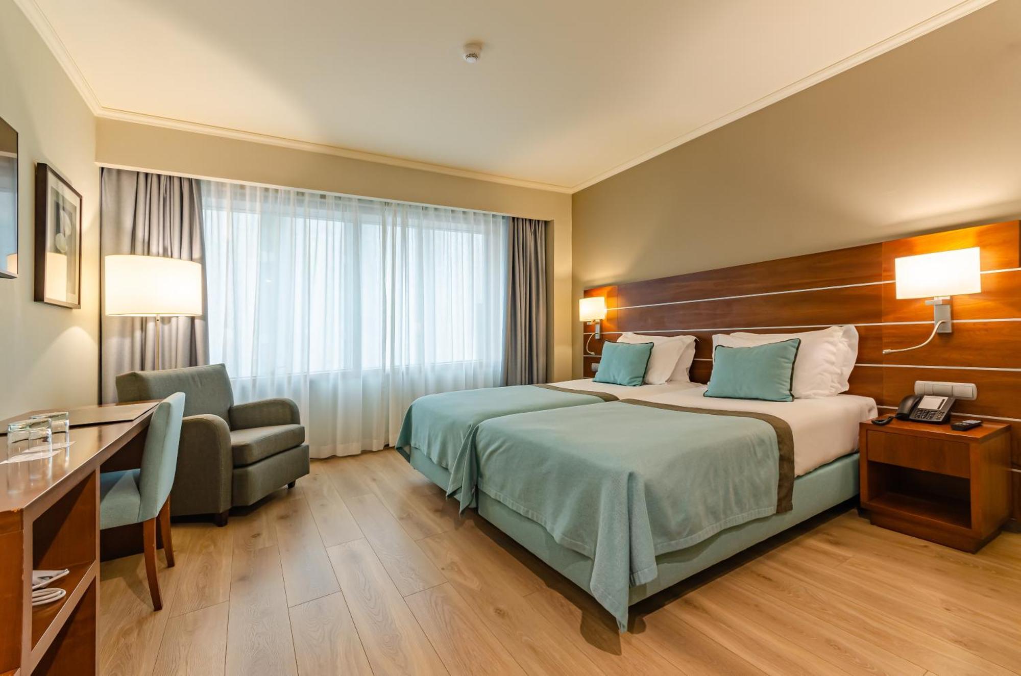 Quarto Executivo com 2 Camas de Solteiro
