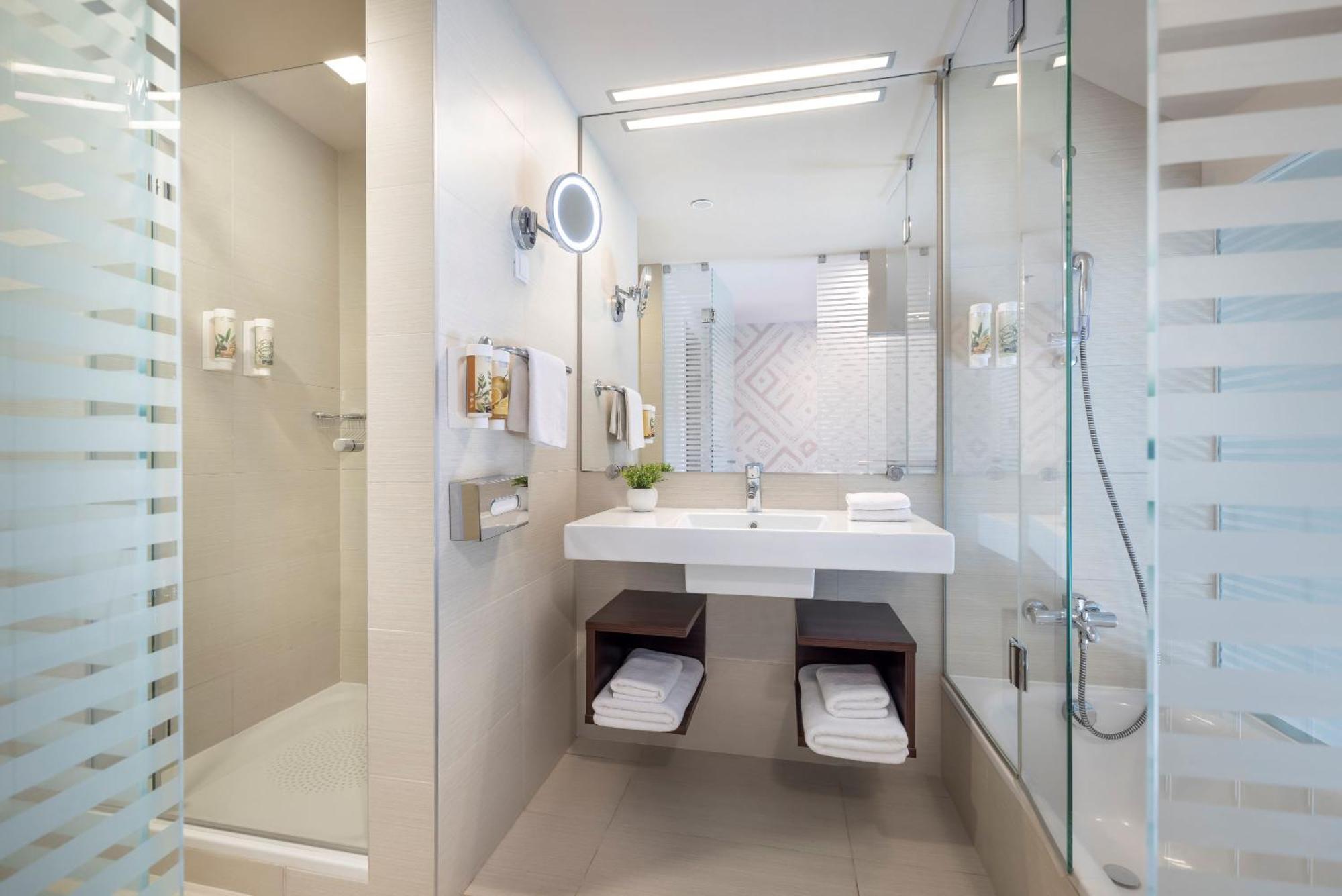 V level Suite for 2+2 Seaview