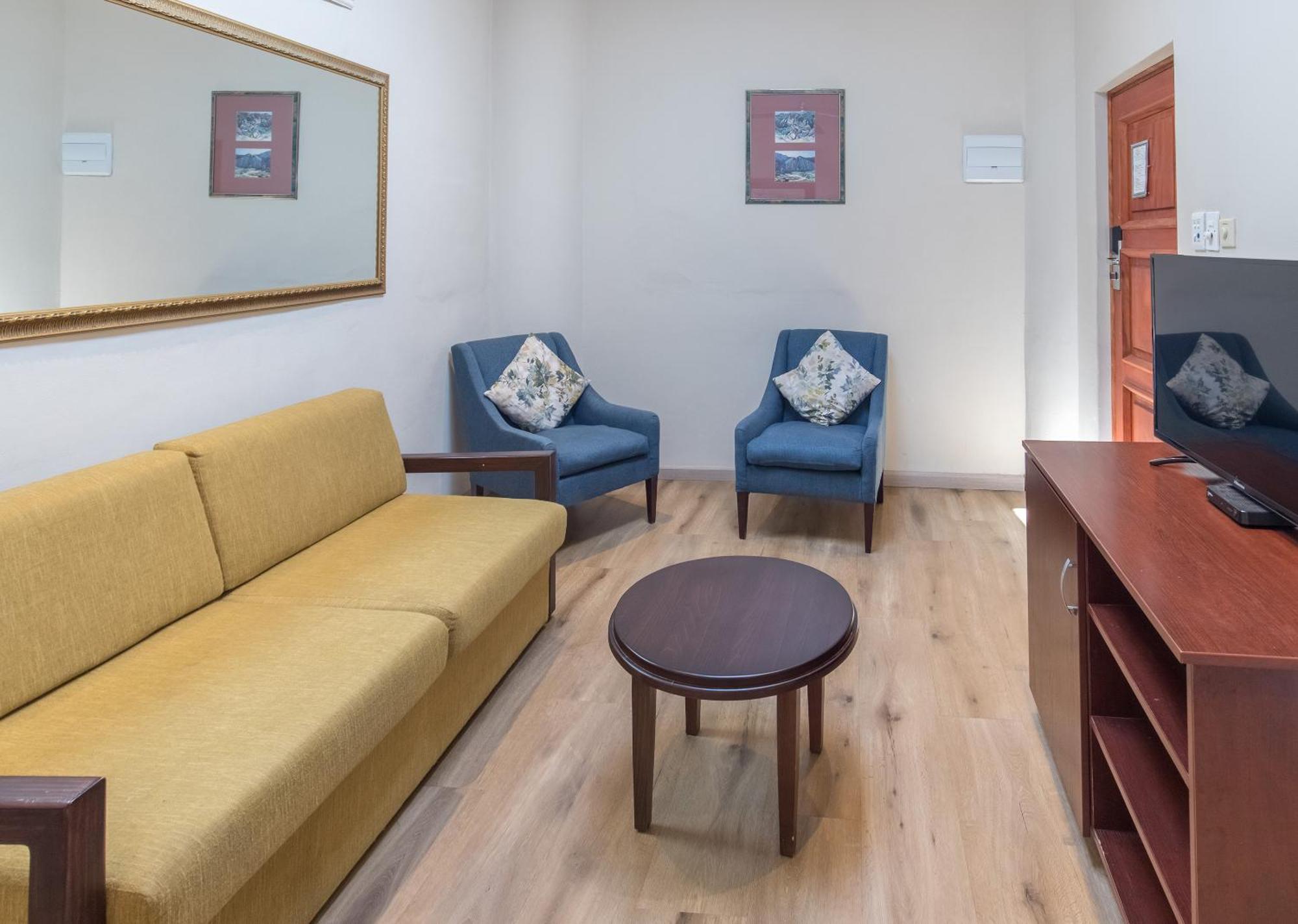 Deluxe Suite,1593690580:JPEG