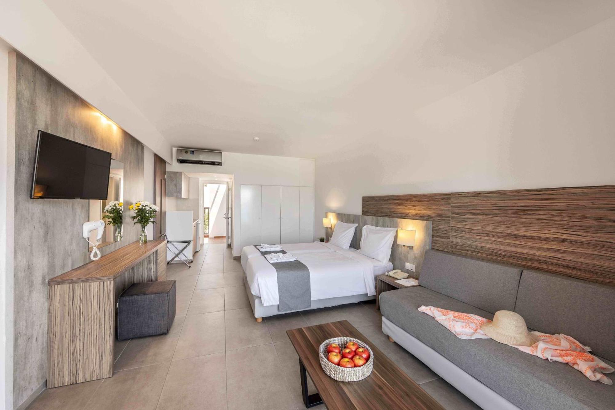 Superior Double or Twin Room with Side Sea View,1594942151:JPEG