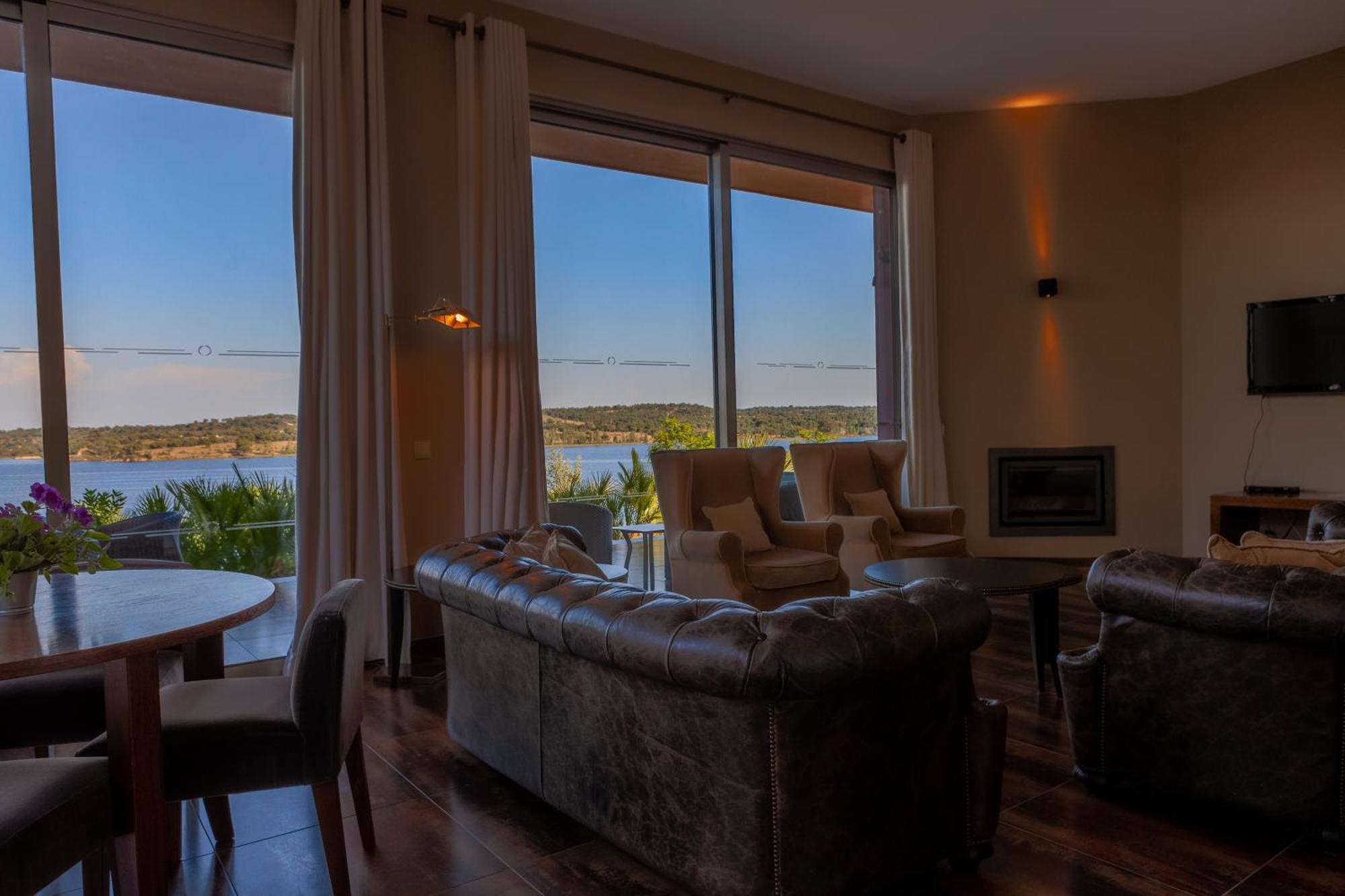 Two-Bedroom Villa Lake View