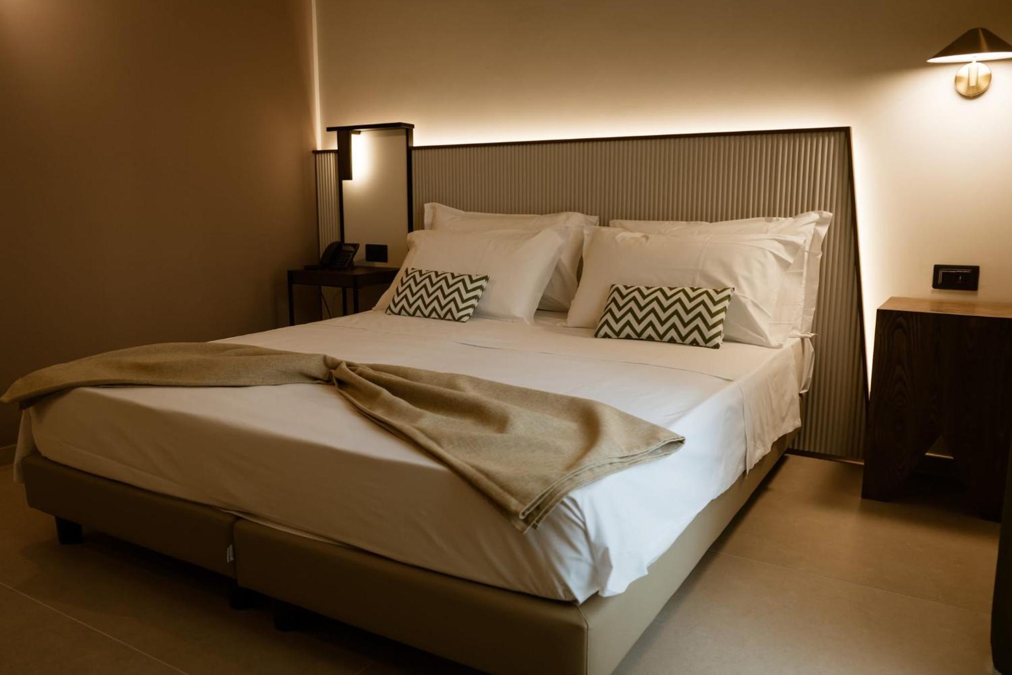 Standard Double Room,1602341109:JPEG