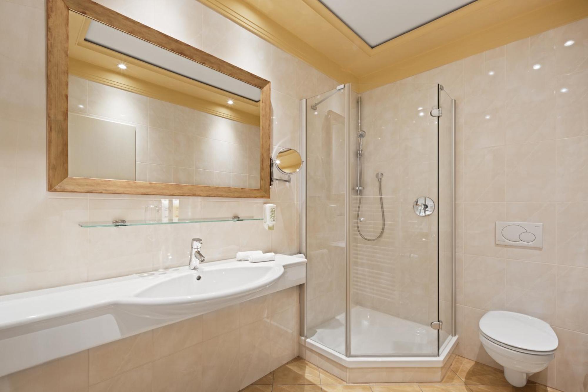 Doppelzimmer mit Balkon
