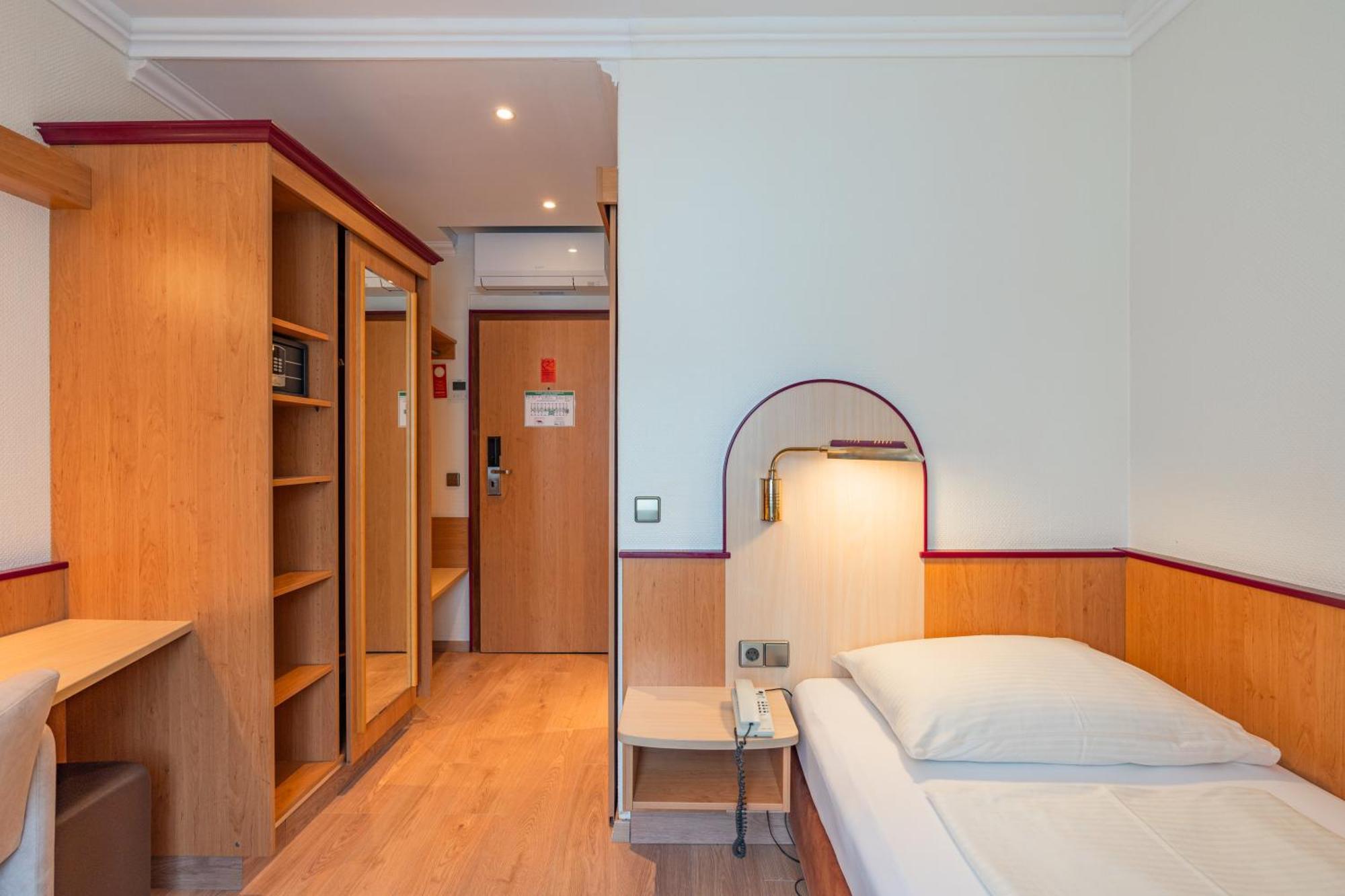 Standard Single Room,1604069122:JPEG