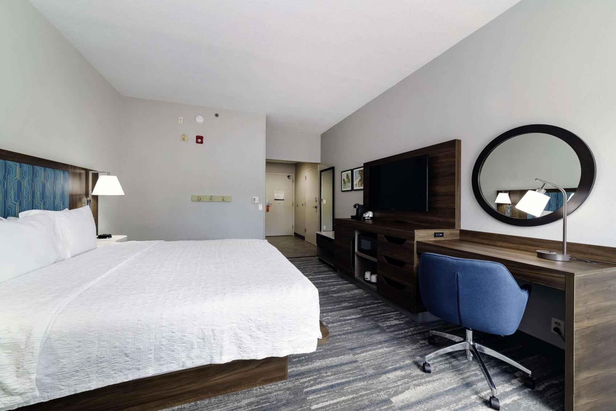 King Room King Bed Non-Smoking