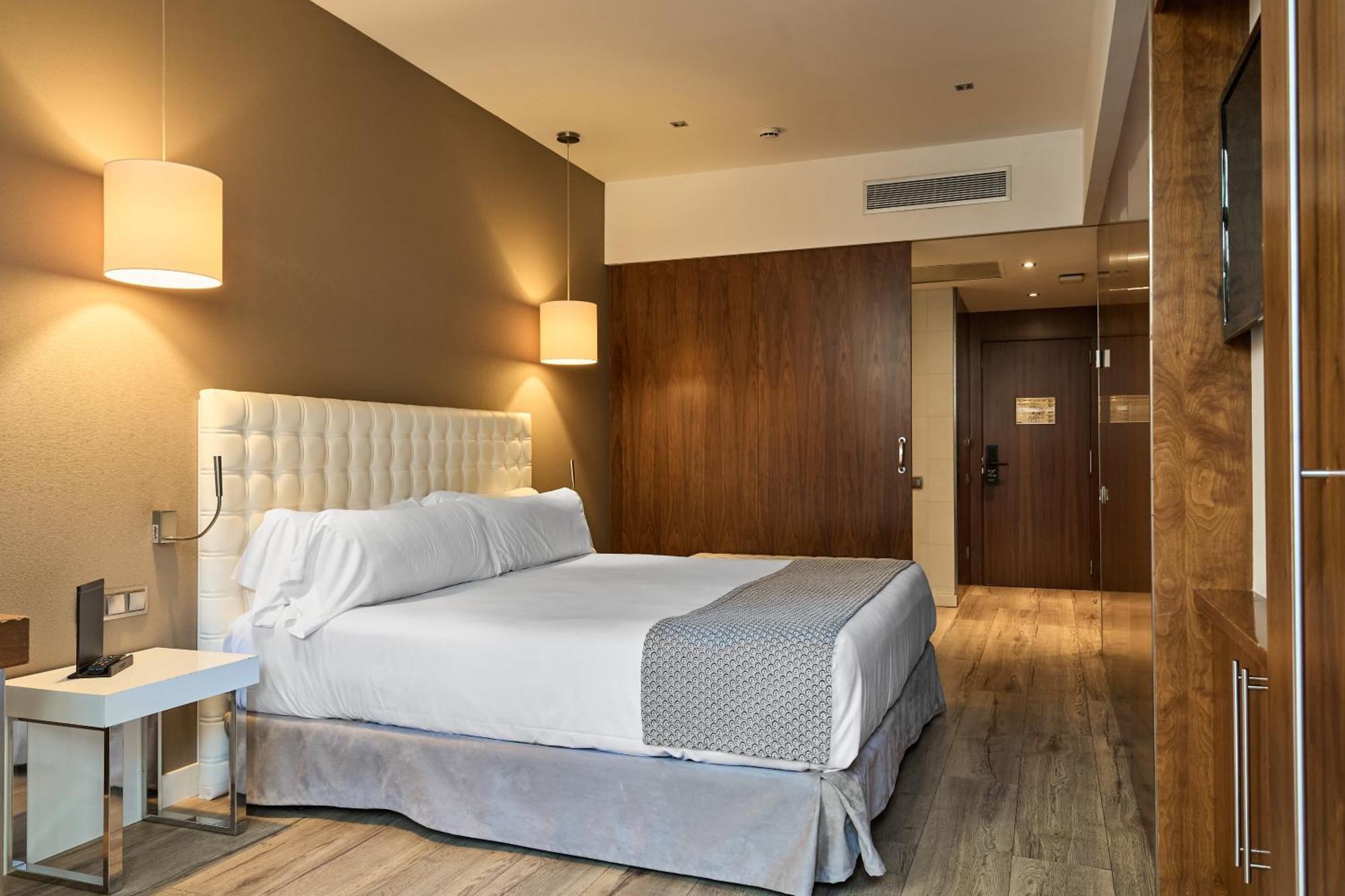 Superior Double Room with Terrace and Private Pool,1605366894:JPEG
