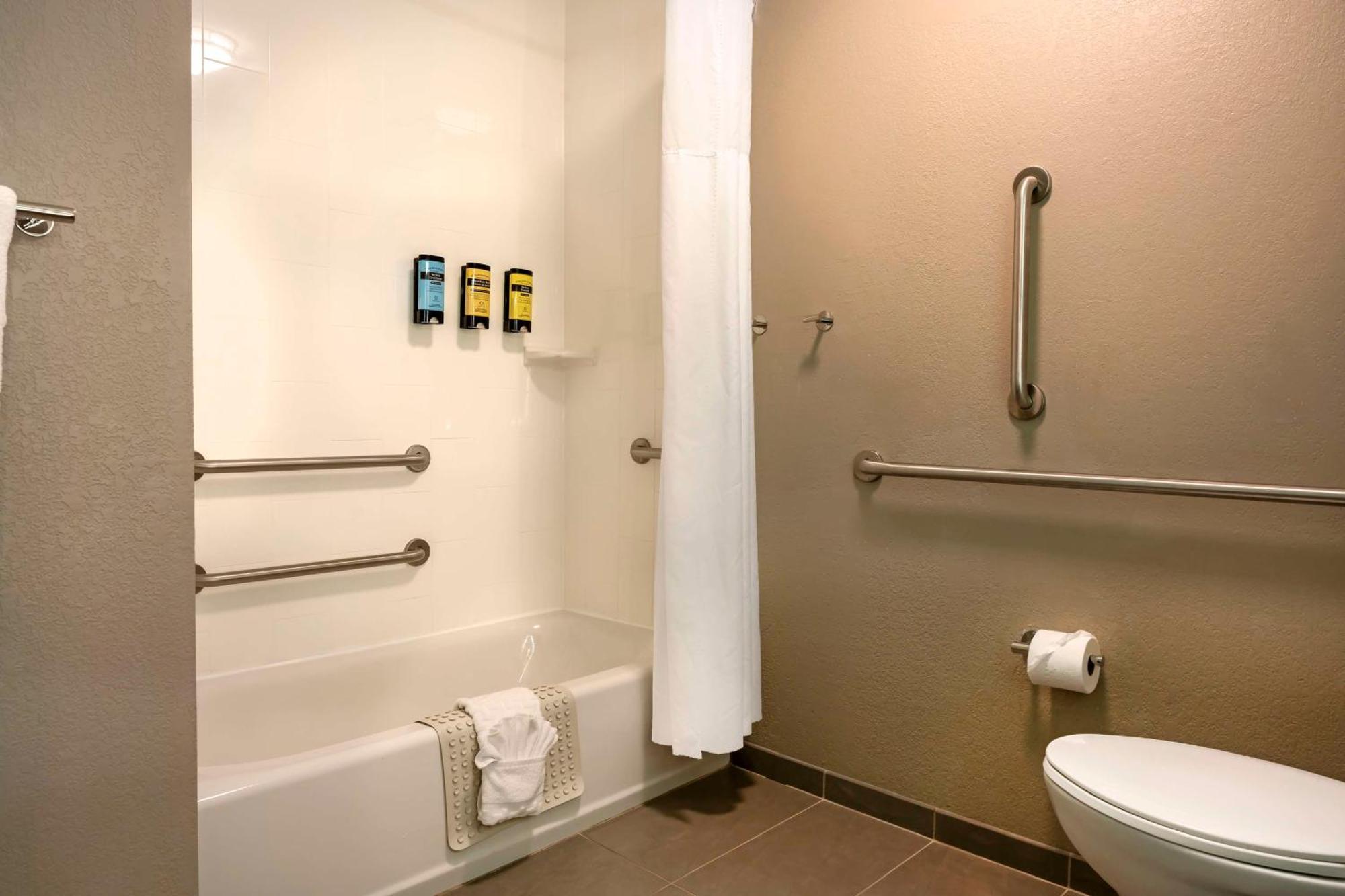Queen Room with Two Queen Beds - Disability Access