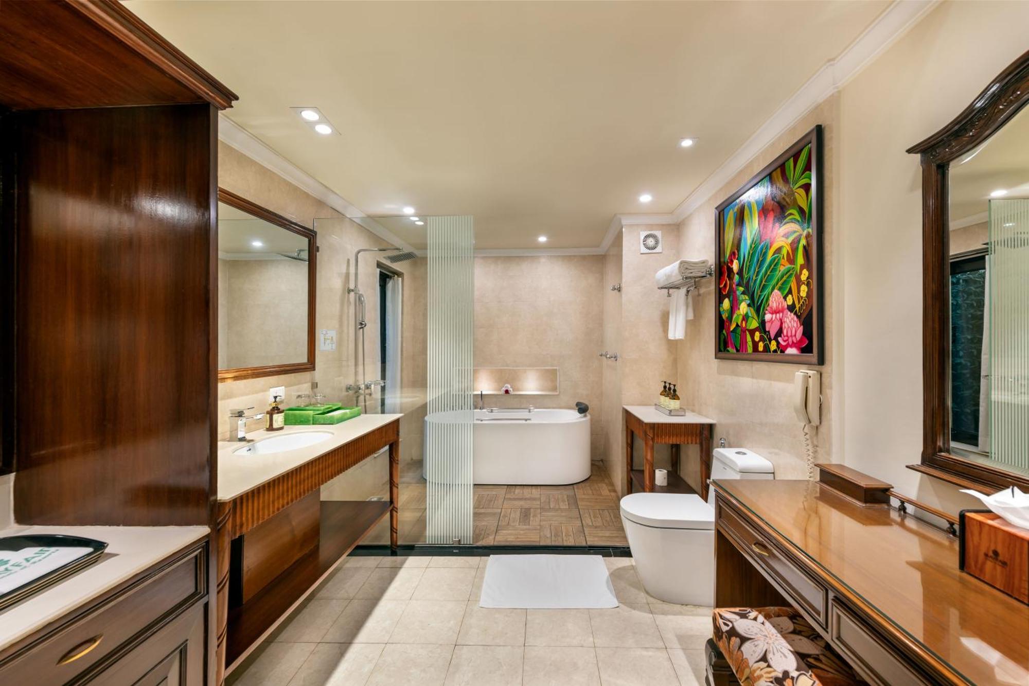 Executive Cottage Garden Facing King - - 10% Discount on Foods & Soft Beverages* | 15% Discounts on Laundry Services* | INR 500 spa credit during your stay on selective Massage services. TnC Apply.*
