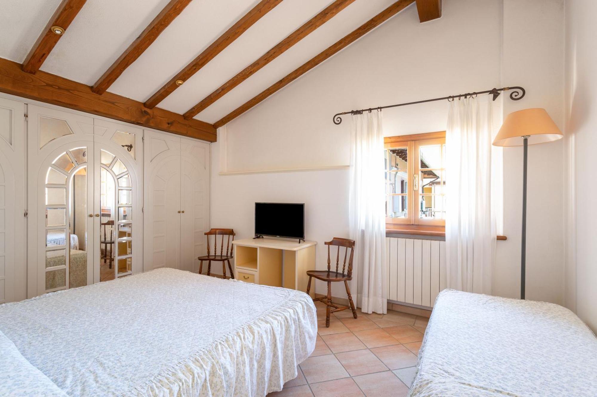 Appartamento Ampio con 2 Camere da Letto - Mansarda