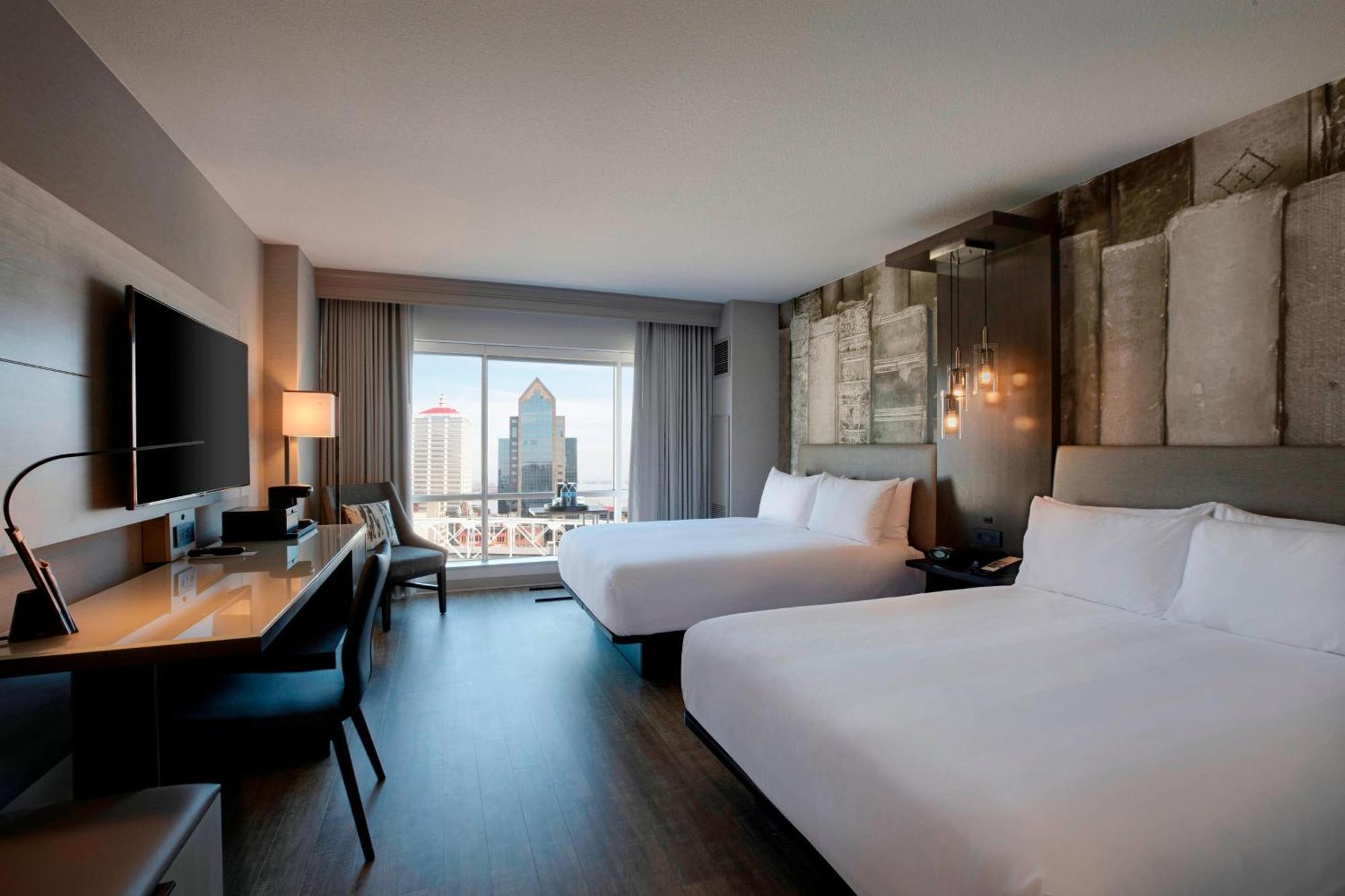 2 Queen Beds Guest Room