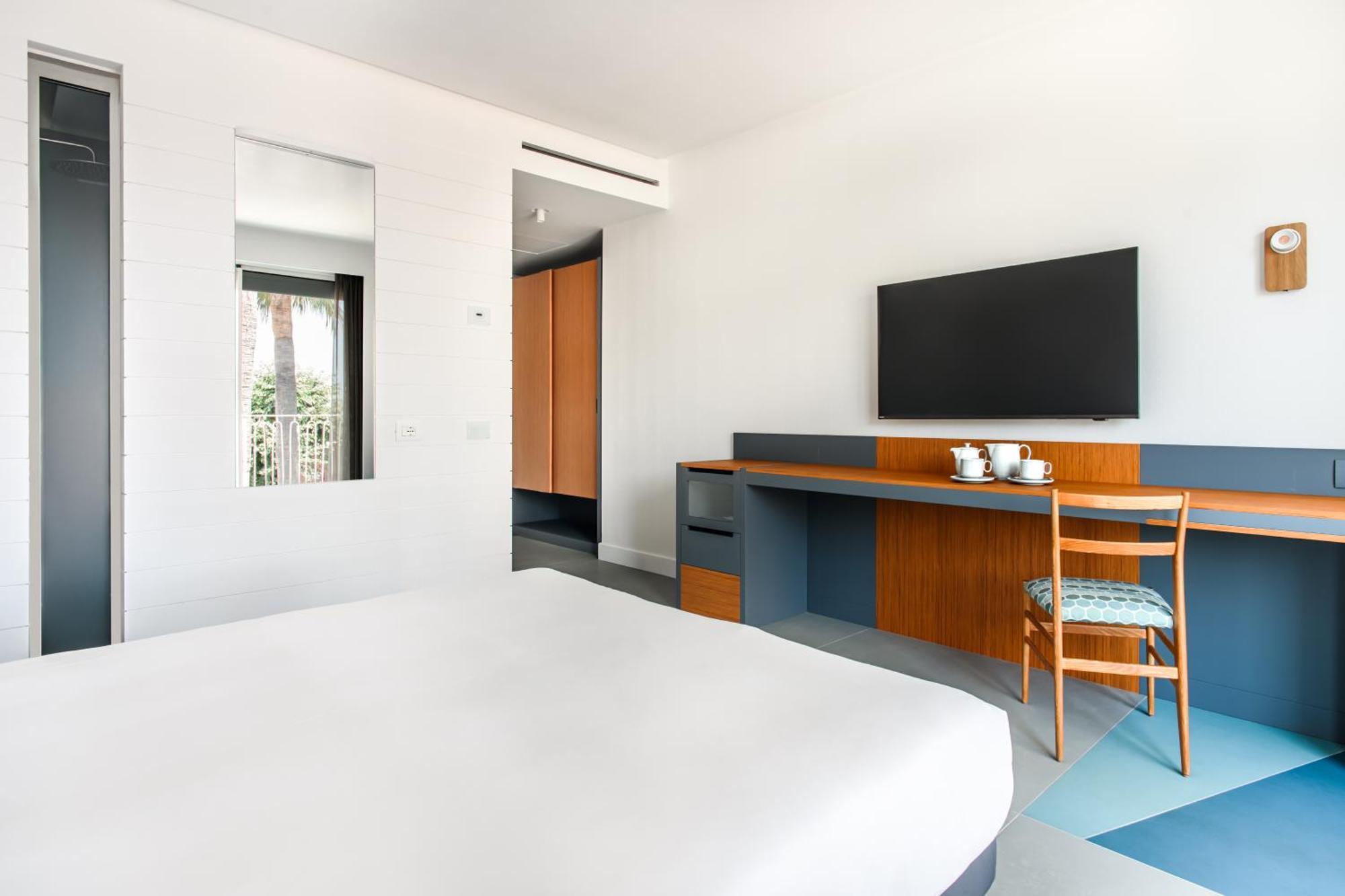 Classic Double or Twin Room Balcony