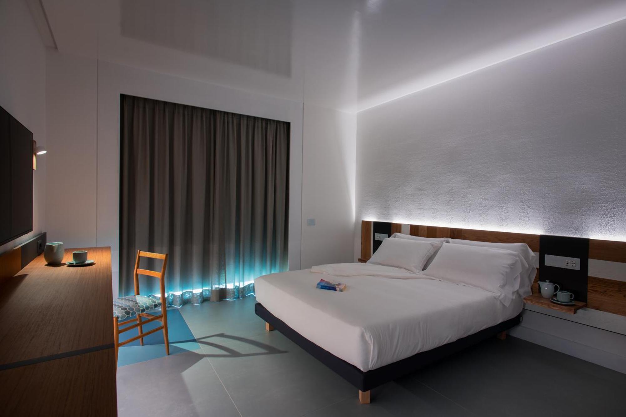 Classic Double or Twin Room Balcony