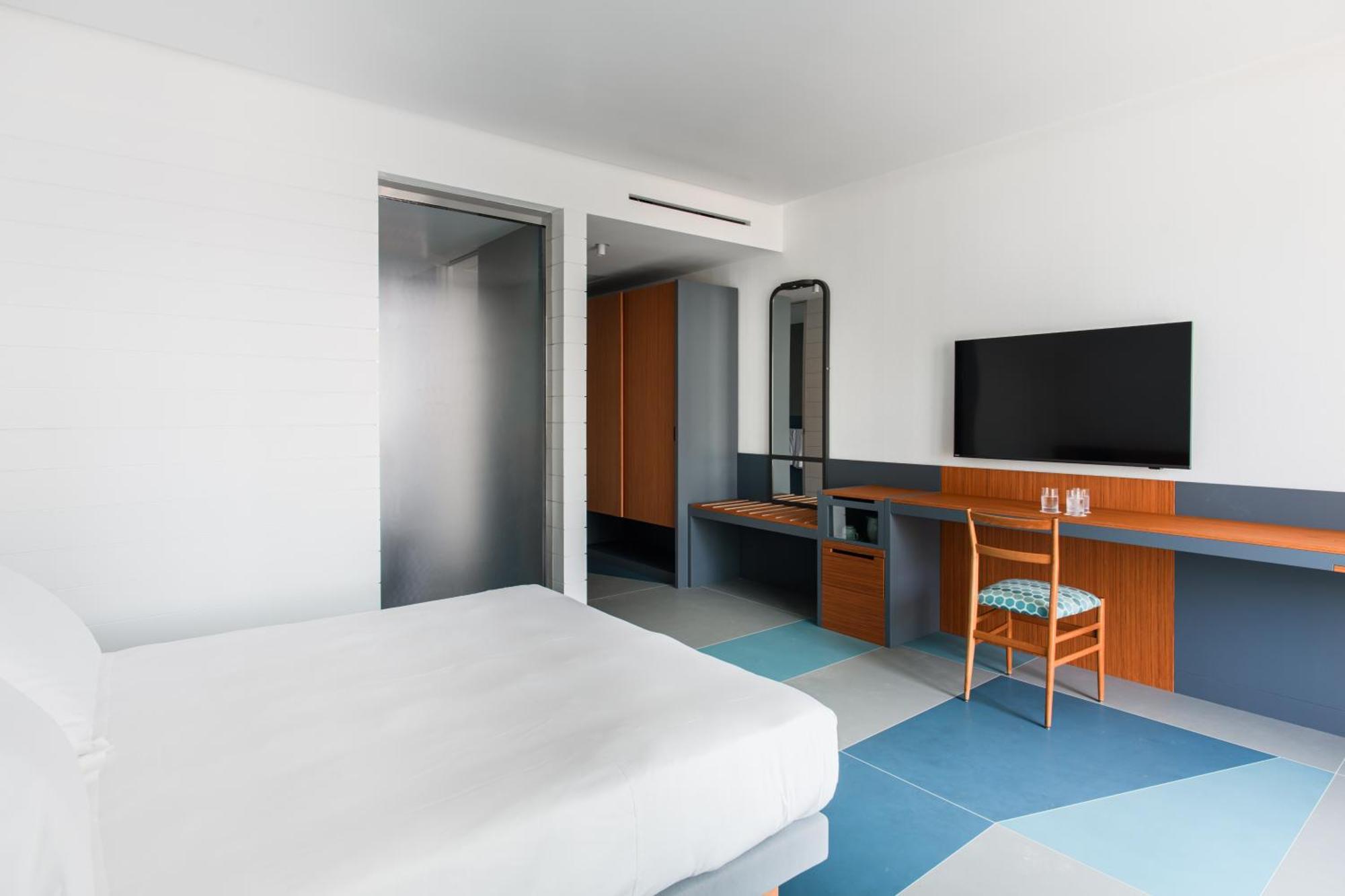 Classic Double or Twin Room Balcony