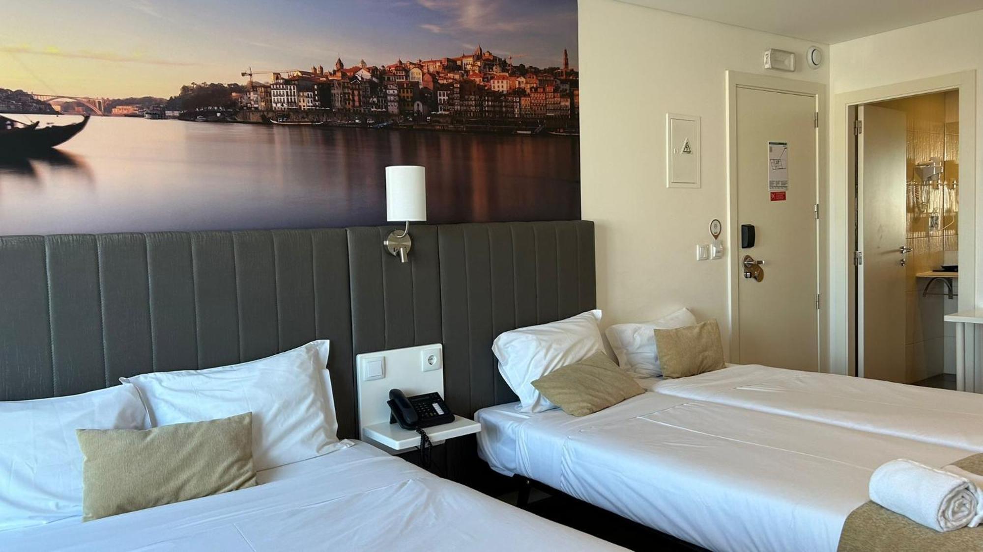 Triple Room with Balcony,1610304144:JPEG