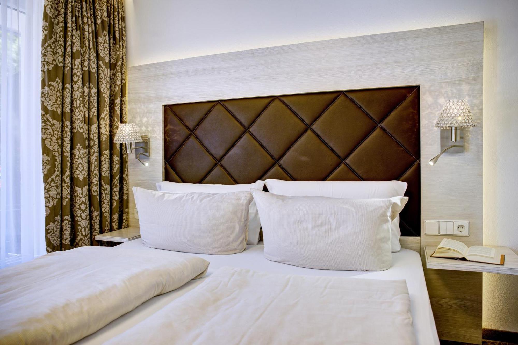 Riverside Double Room Classic,1611050590:JPEG