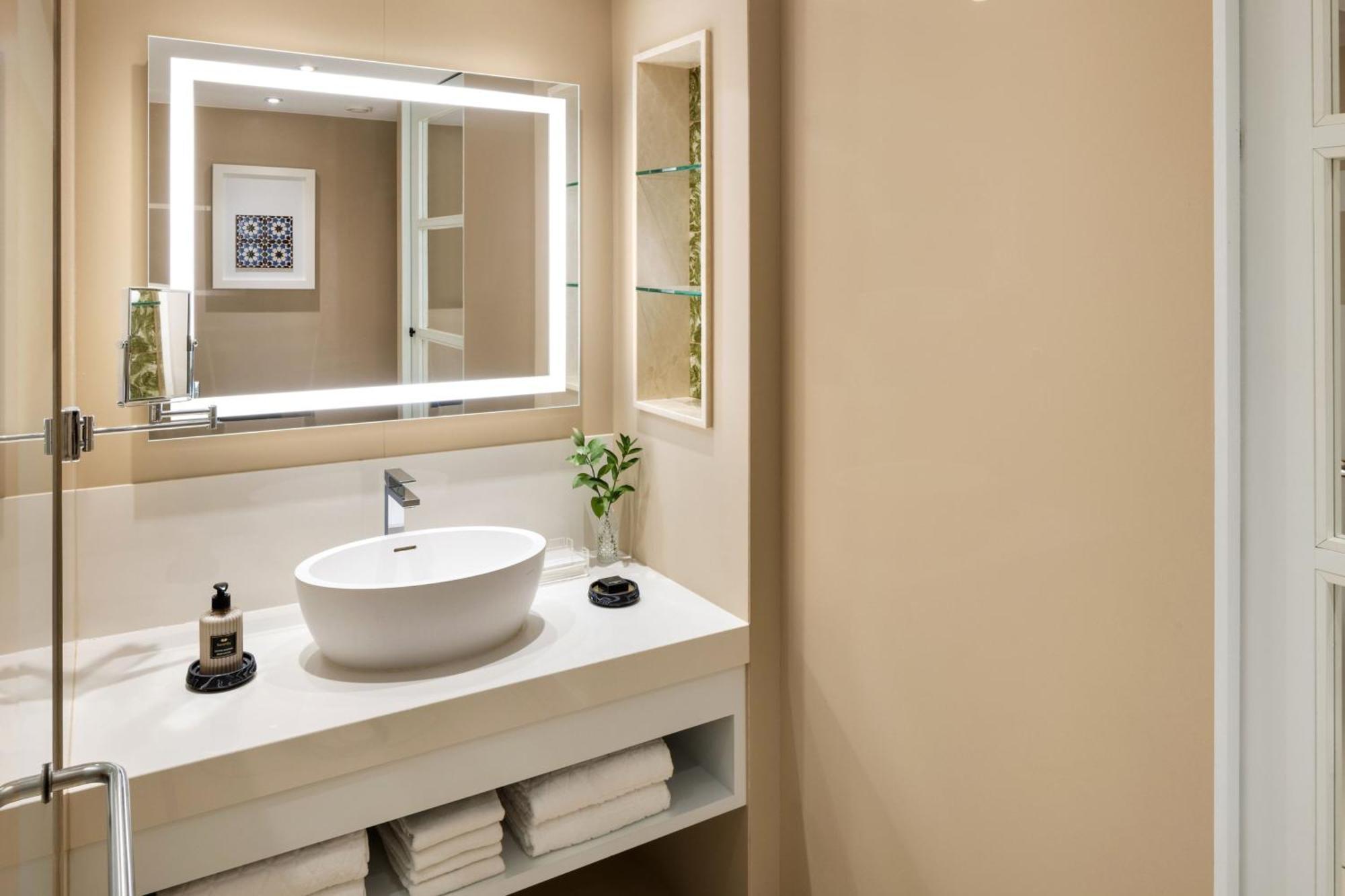 Grand Deluxe Twin Room with Balcony and Resort View,1612953747:JPEG