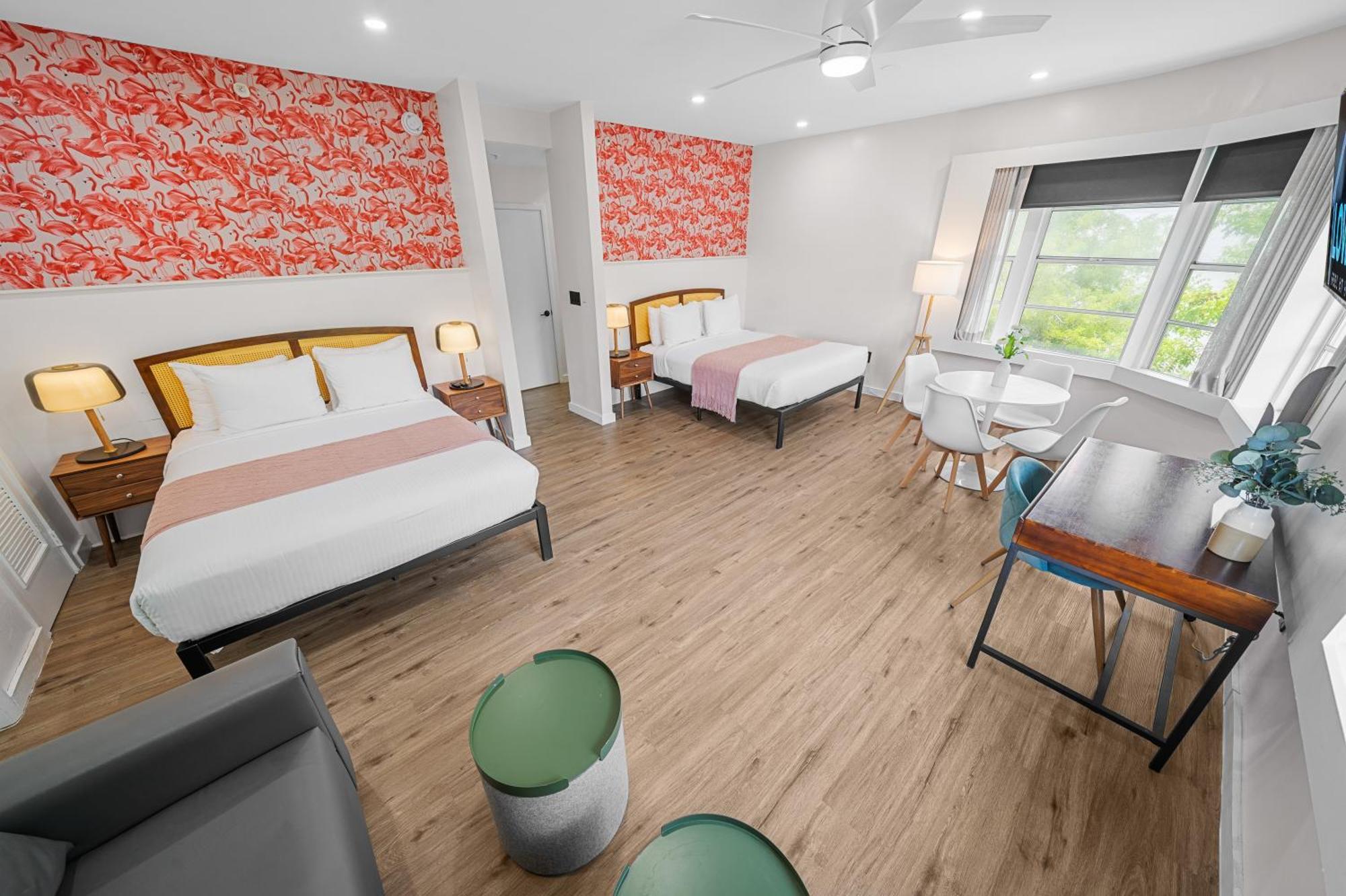 Junior Suite Two Queen Park View with Kitchenette and Sofa Bed,1612955649:JPEG