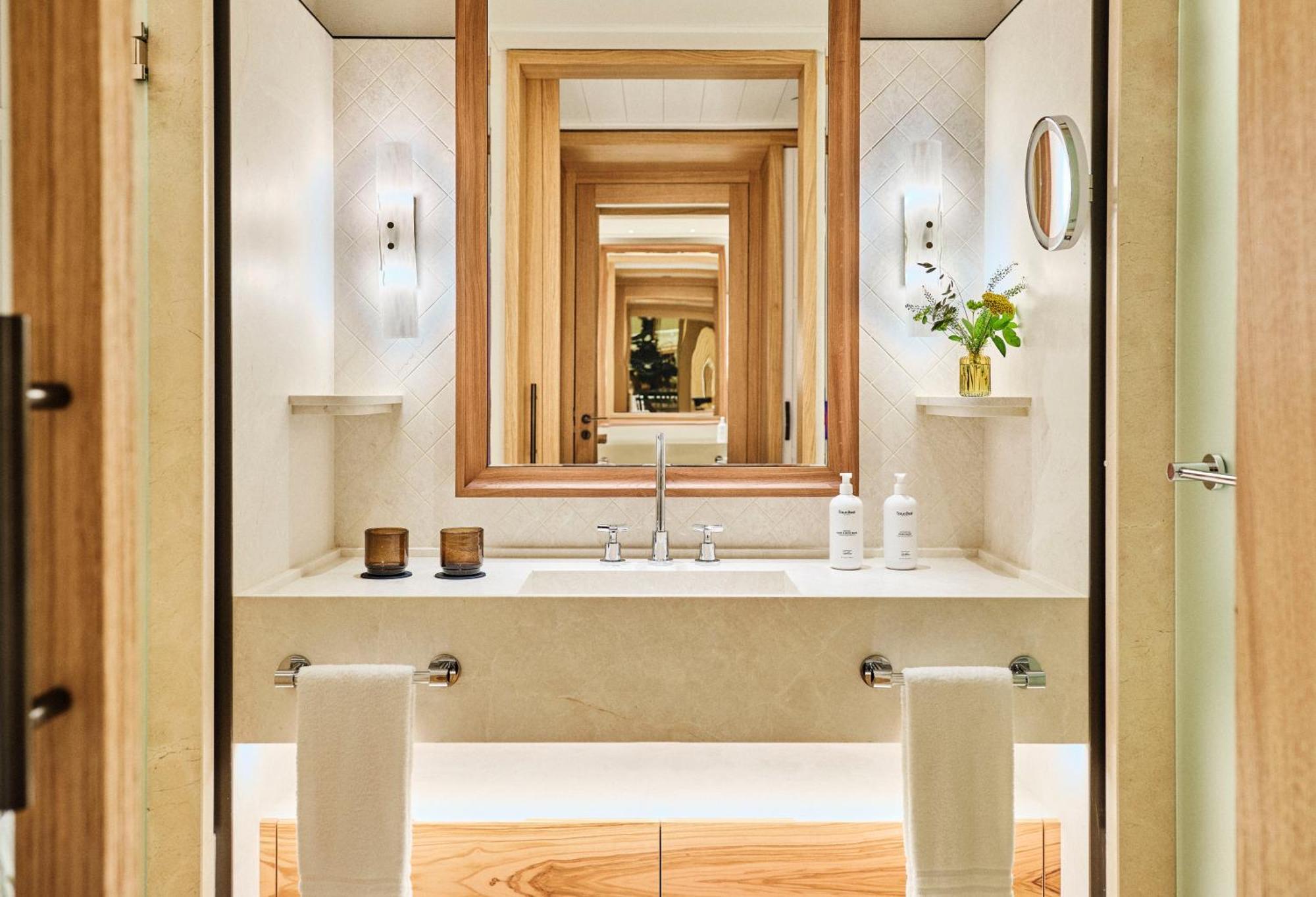 Pine View Room