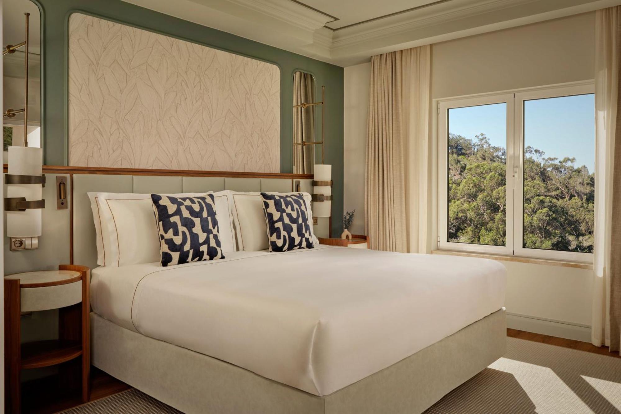 One-Bedroom Executive King Suite Resort View
