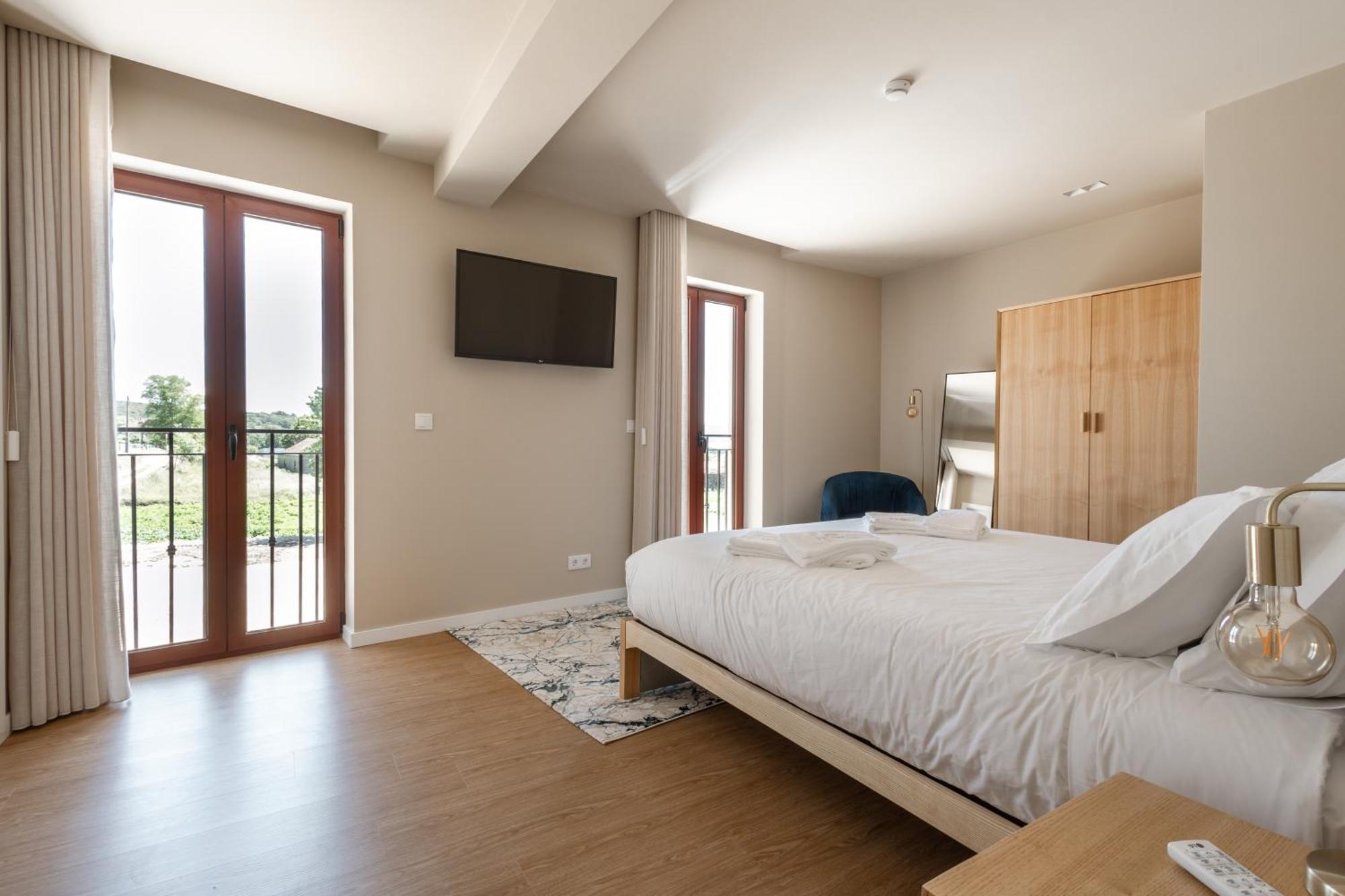 Double Room with Mountain View,1627316161:JPEG