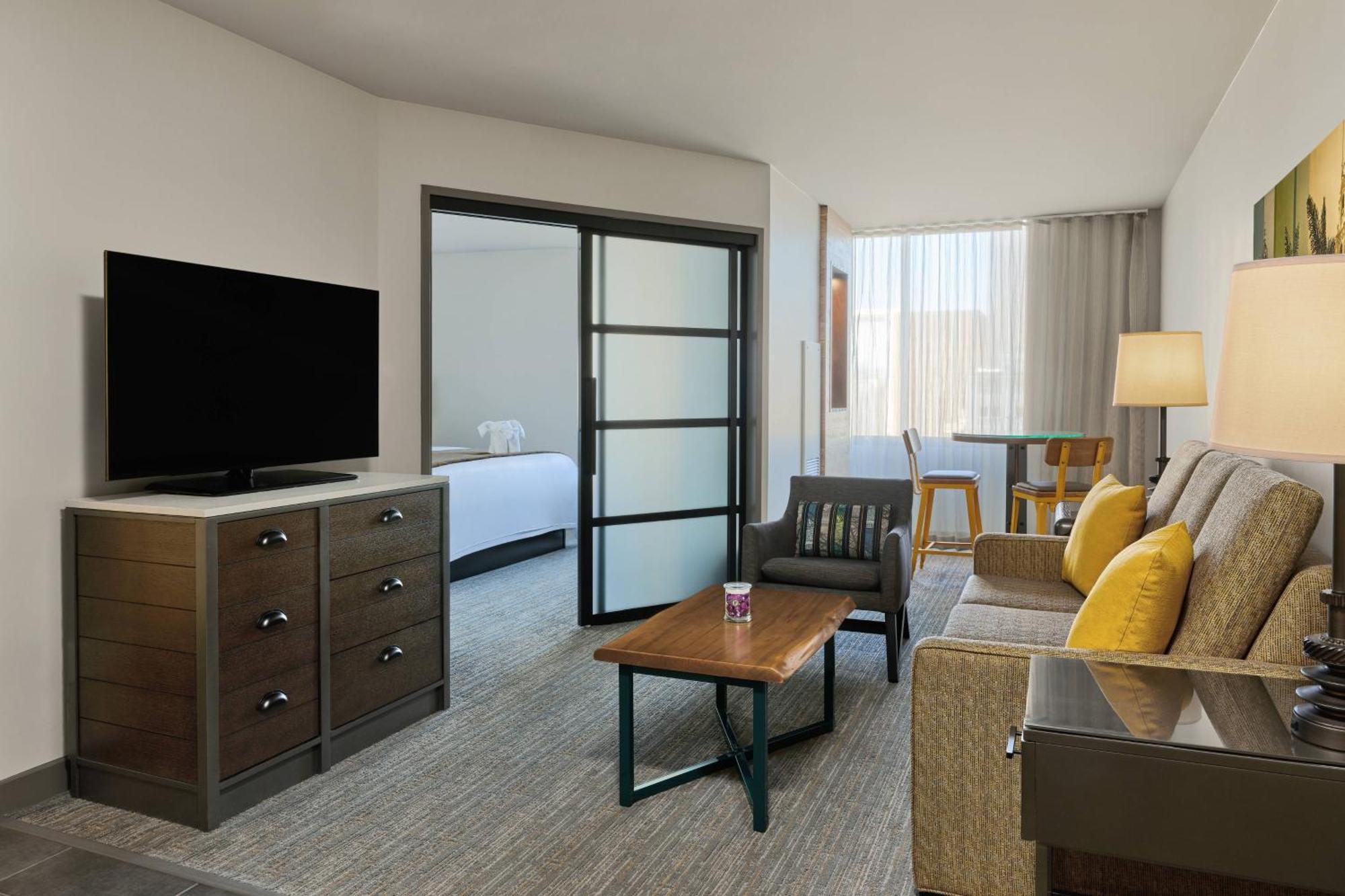 Superior King Suite with Sofa Bed,1618837777:JPEG