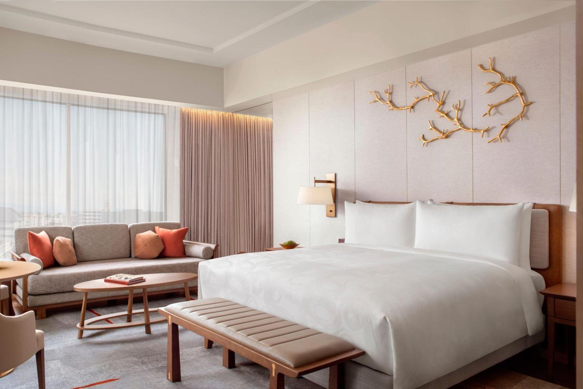 Griffin Junior Suite, Junior Suite, 1 King, Sofa bed, City view,1633078230:JPEG
