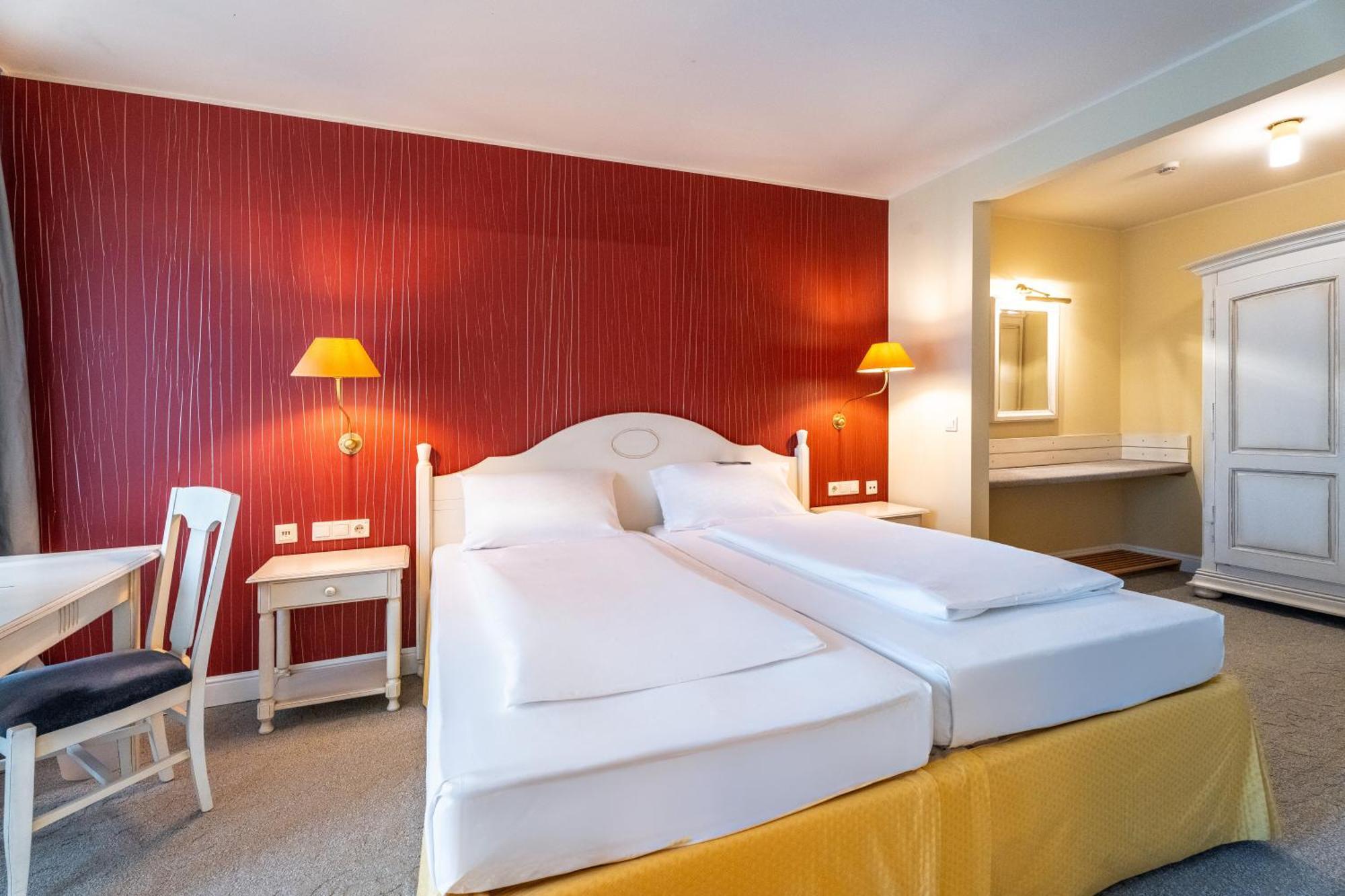 Suite with Balcony,1619167824:JPEG