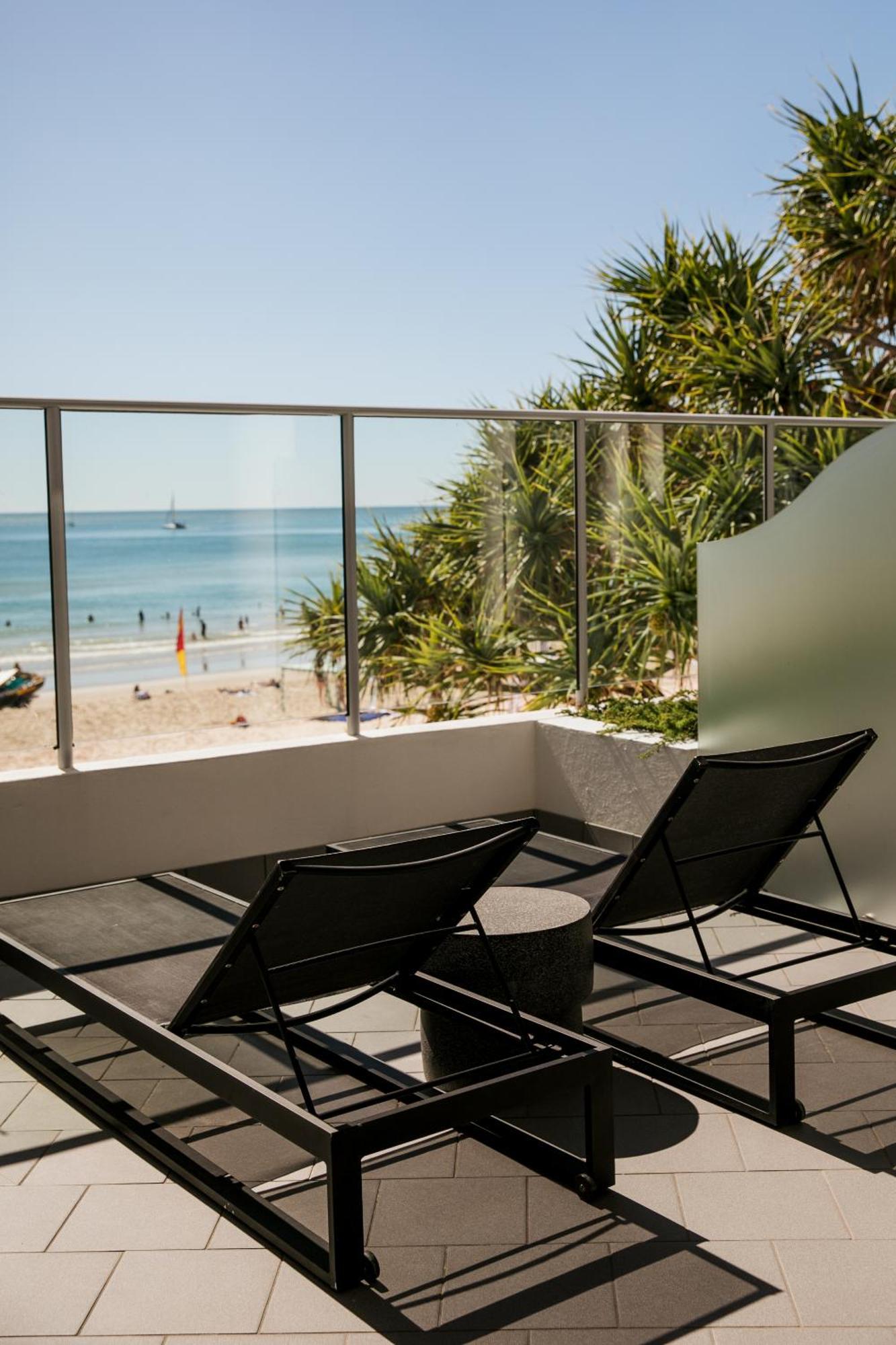 One-Bedroom Beachfront Apartment with Spa Bath,1629400531:JPEG