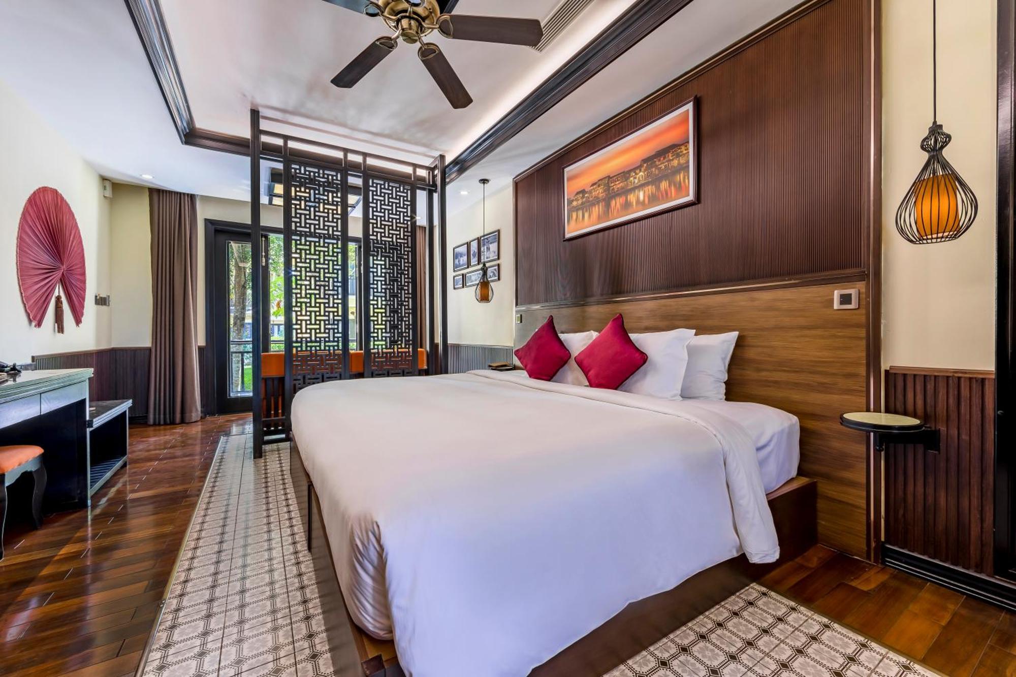 Bungalow with Garden View