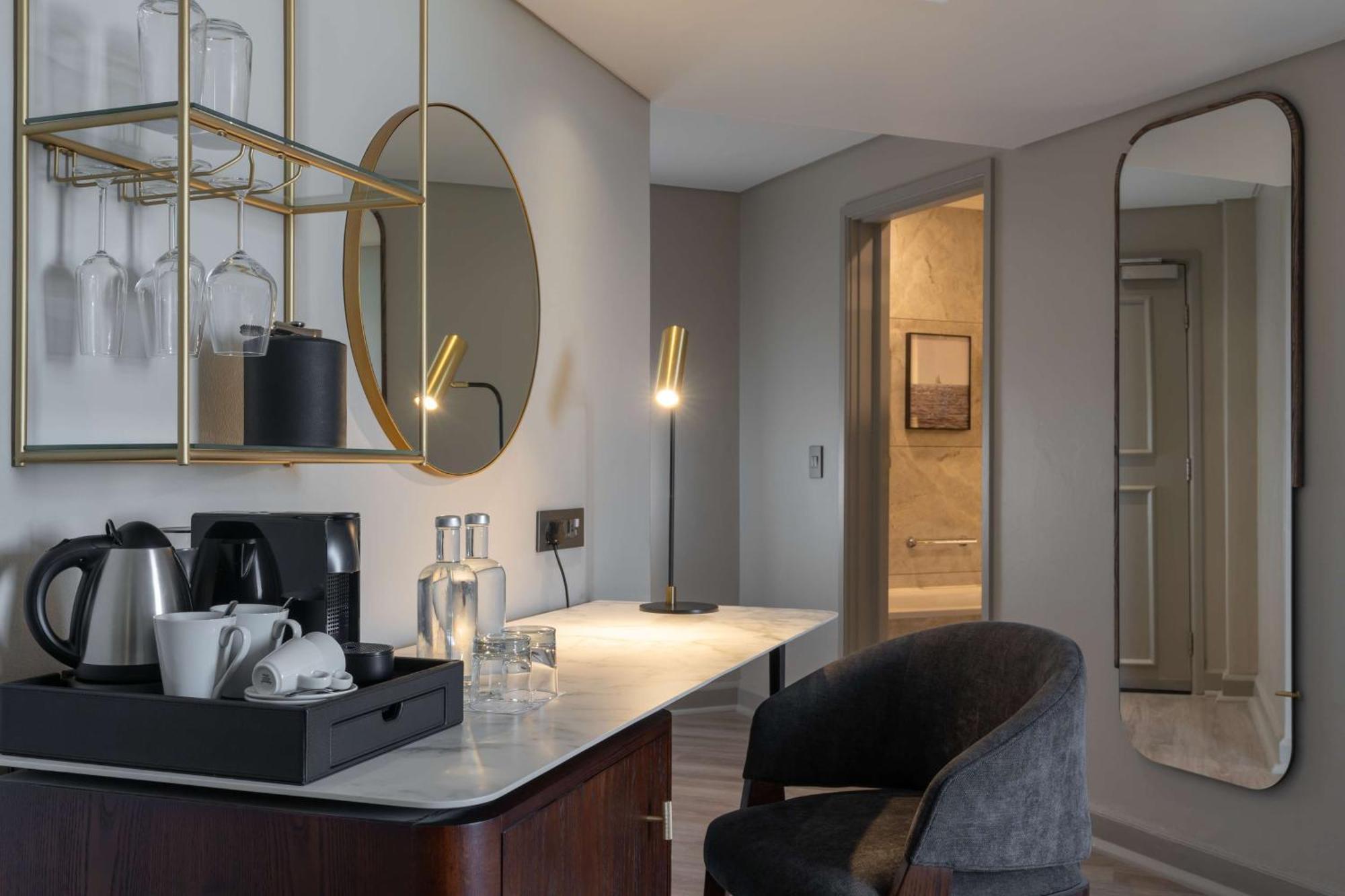 Quarto Superior Collection