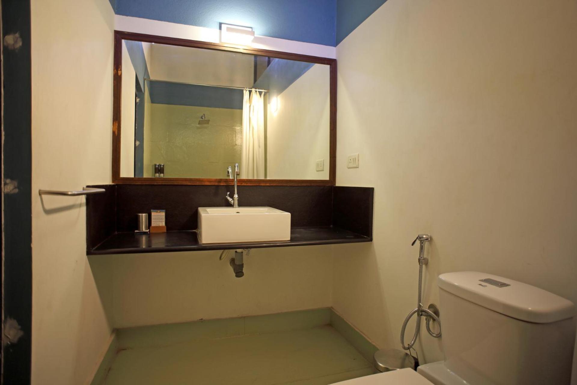 A or c Standard Courtyard Room