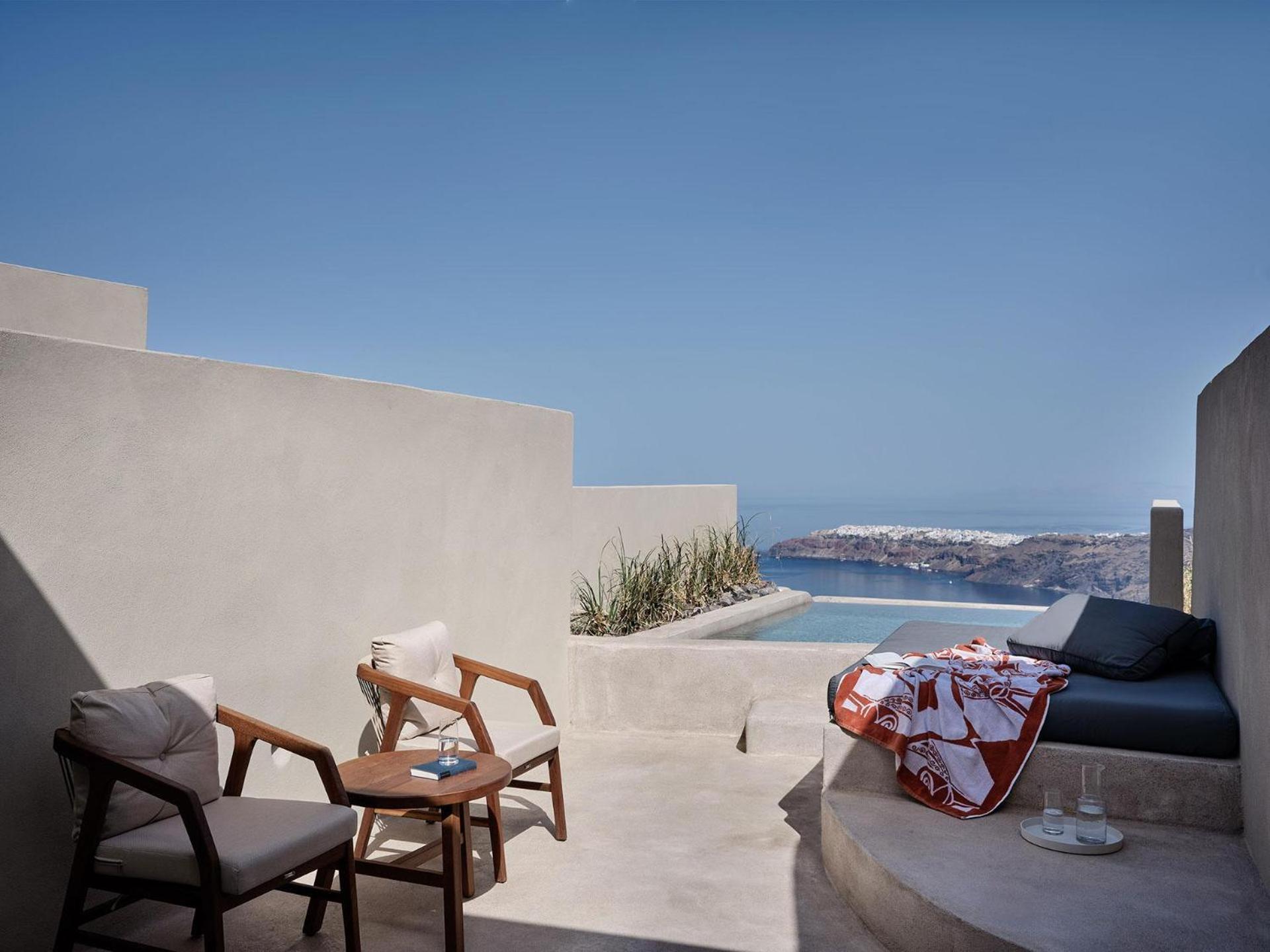 Finesse Suite Private Infinity Pool Caldera View
