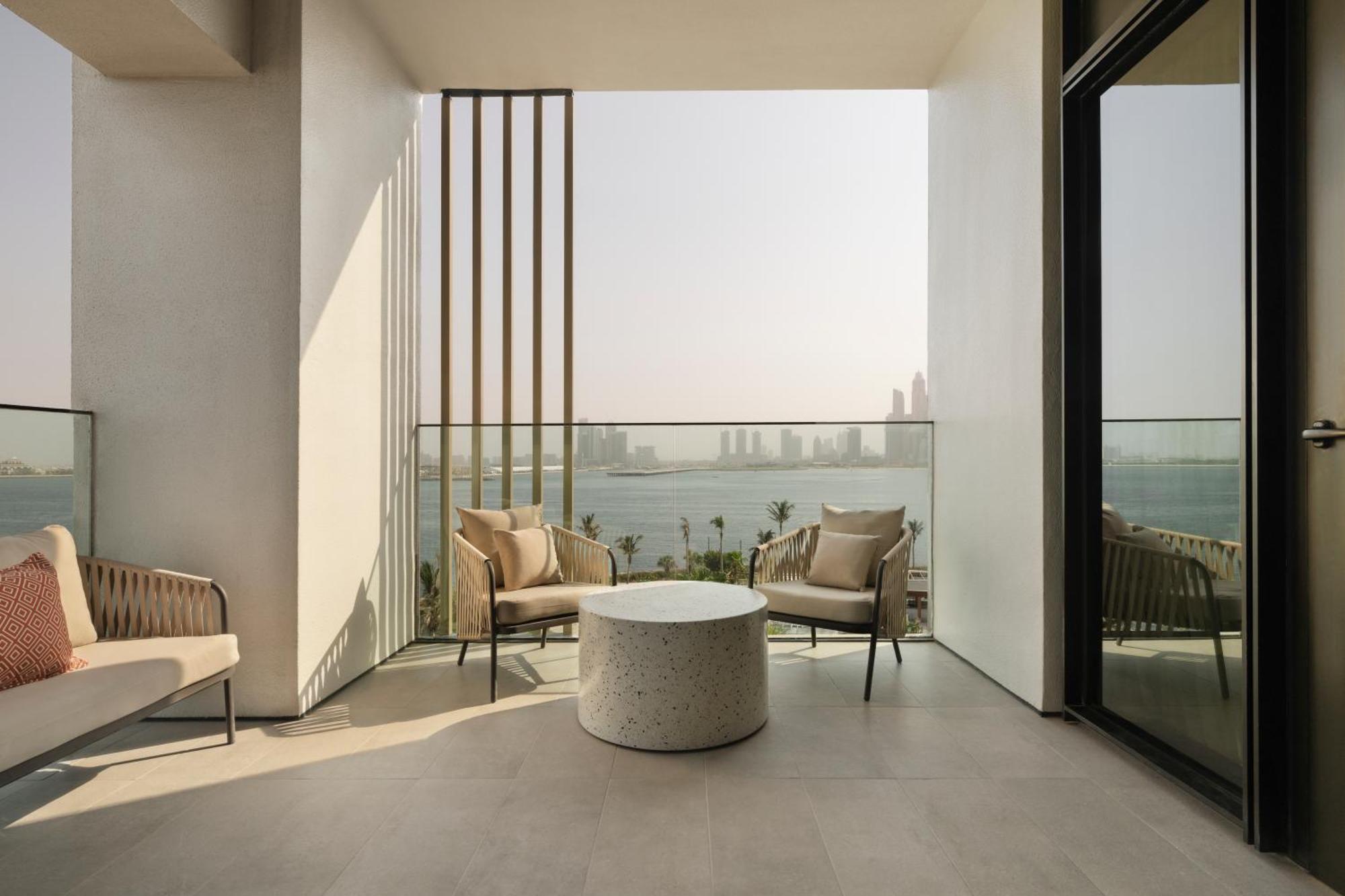 Breaking Waves Suite met Terras