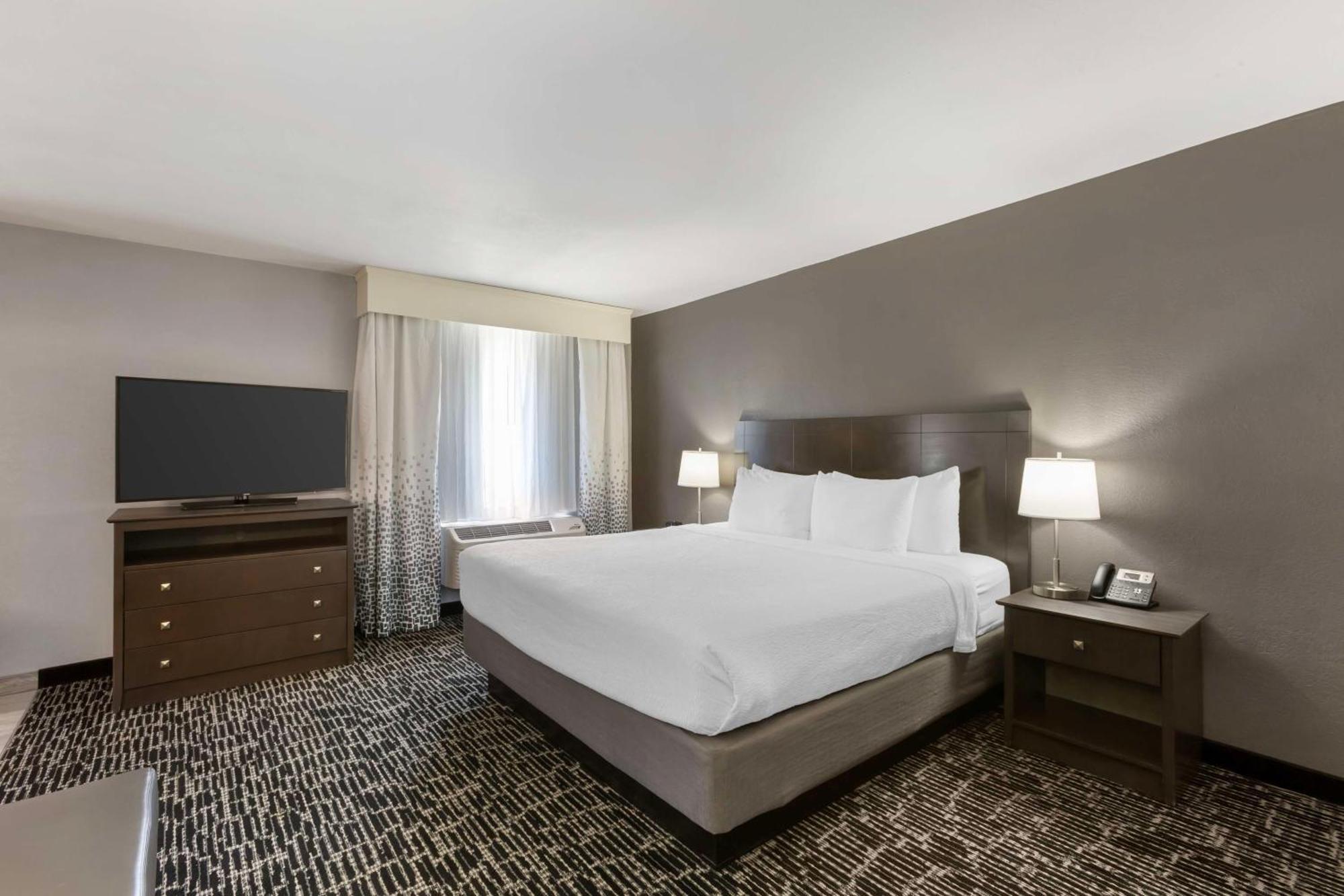 Corner King Room,1625489510:JPEG