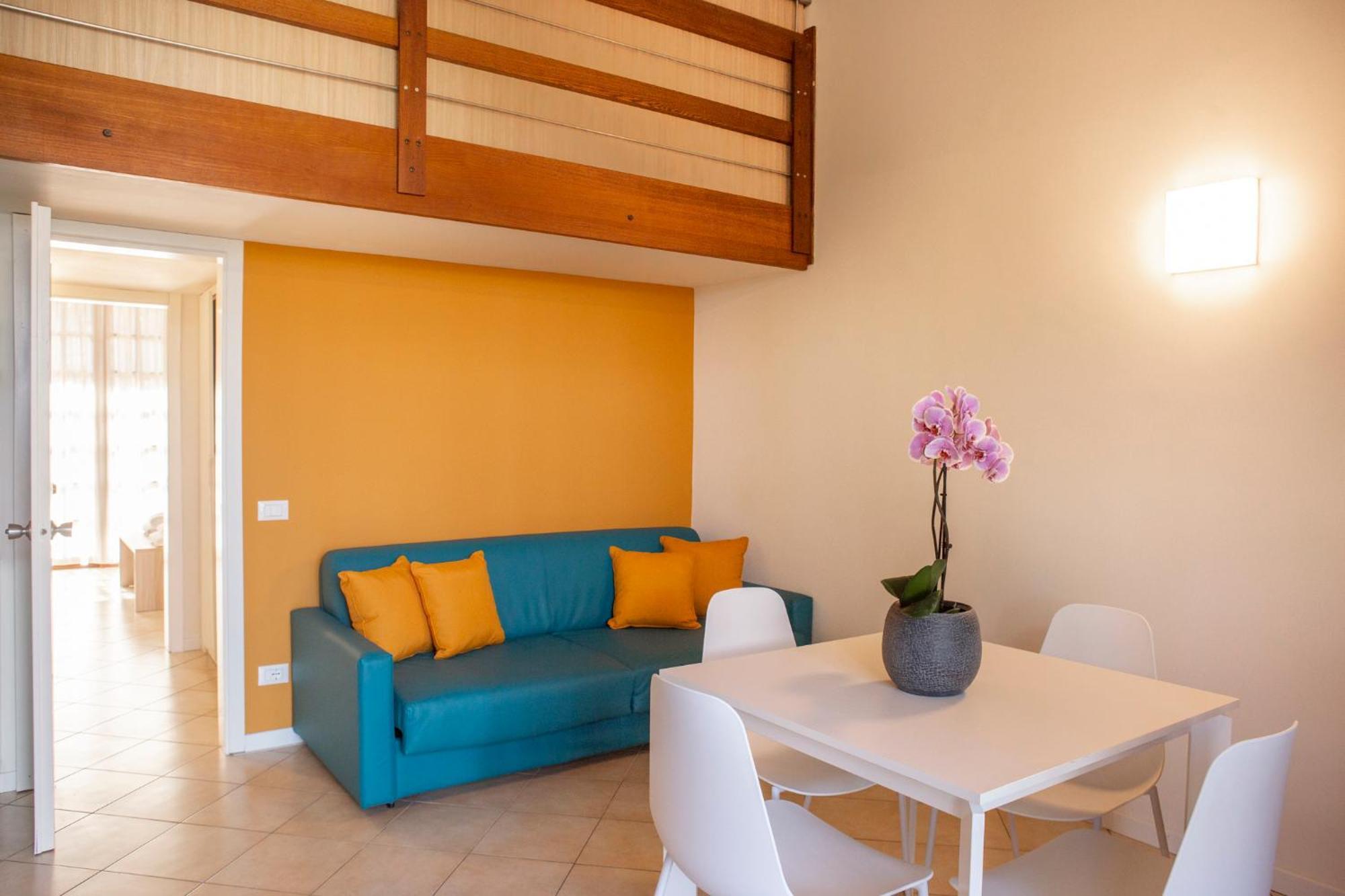 Two-Bedroom Apartment with Terrace and Lake View,1629893572:JPEG