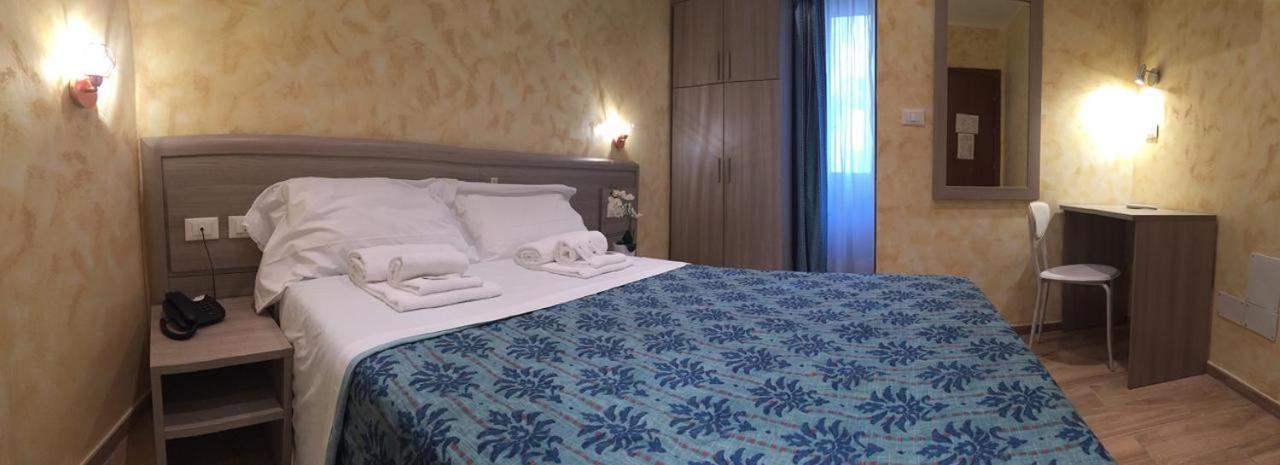 Deluxe Room,1632205190:JPEG