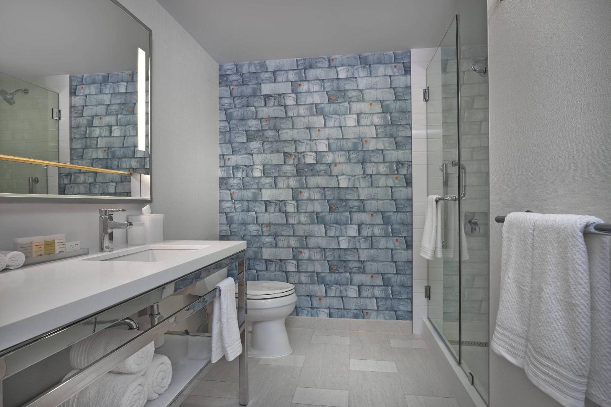 Queen Room with Two Queen Beds,1632273100:JPEG