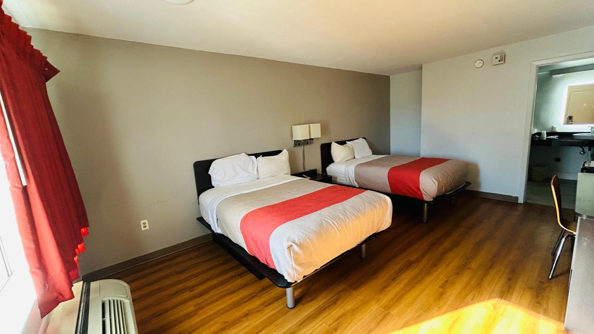 2 Full Beds Accessible Non - Smoking