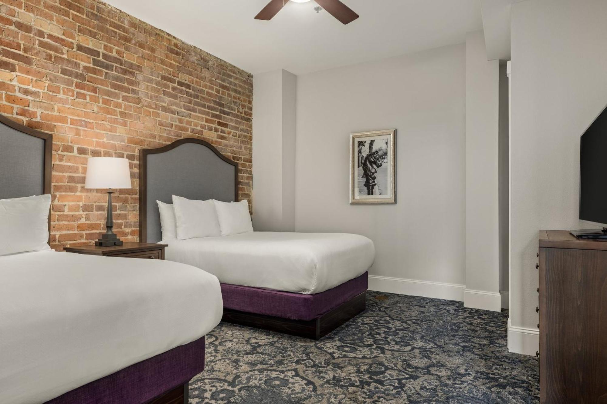 Two-Bedroom Suite,1636770820:JPEG