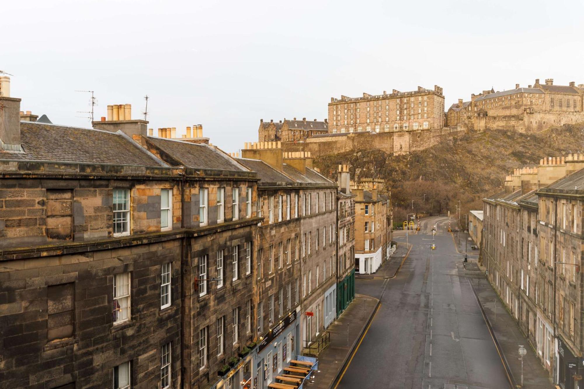 King Deluxe Room with Castle View,1716980122:JPEG