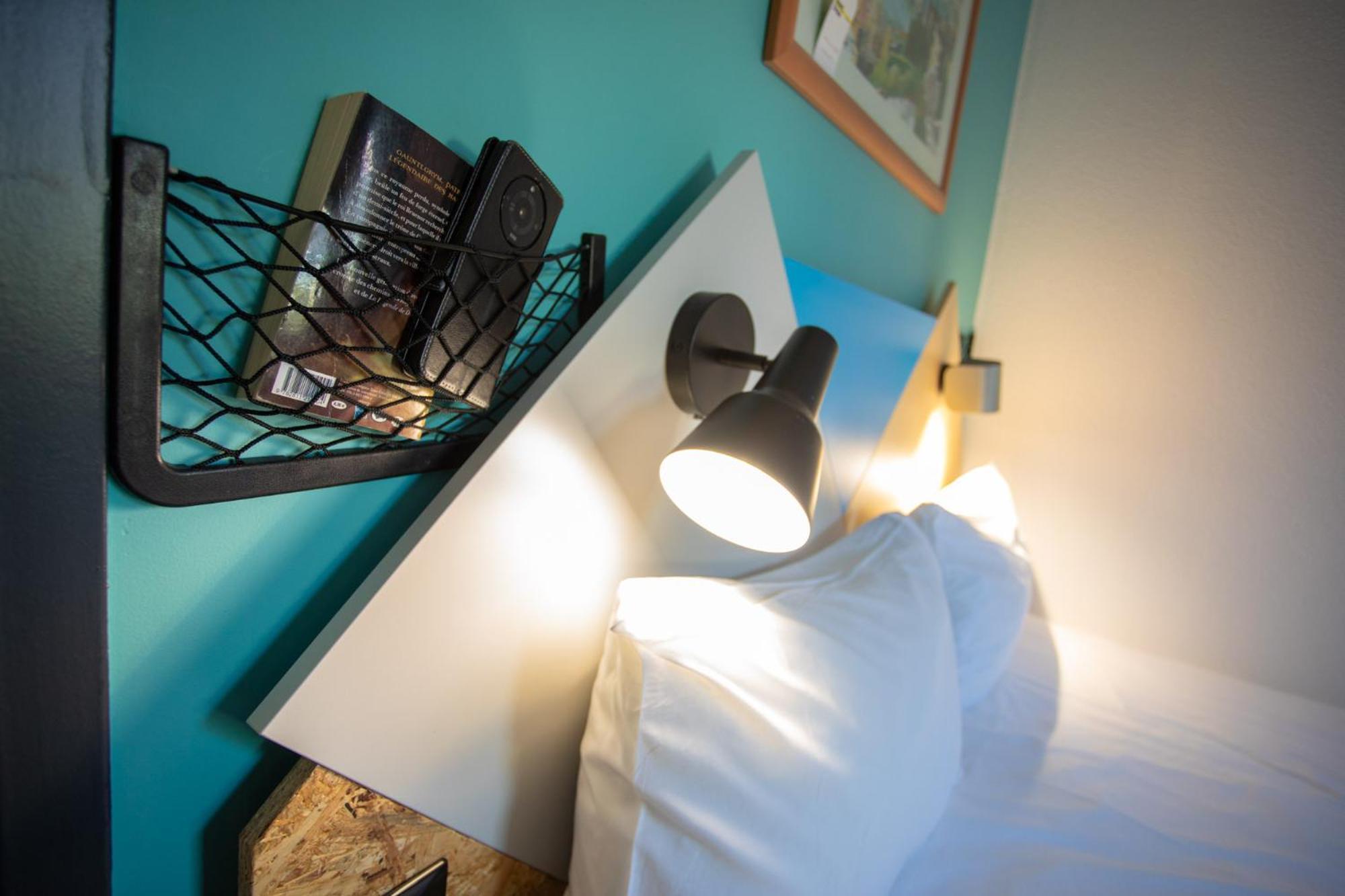 Petite Chambre Simple POP avec 1 Lit Double