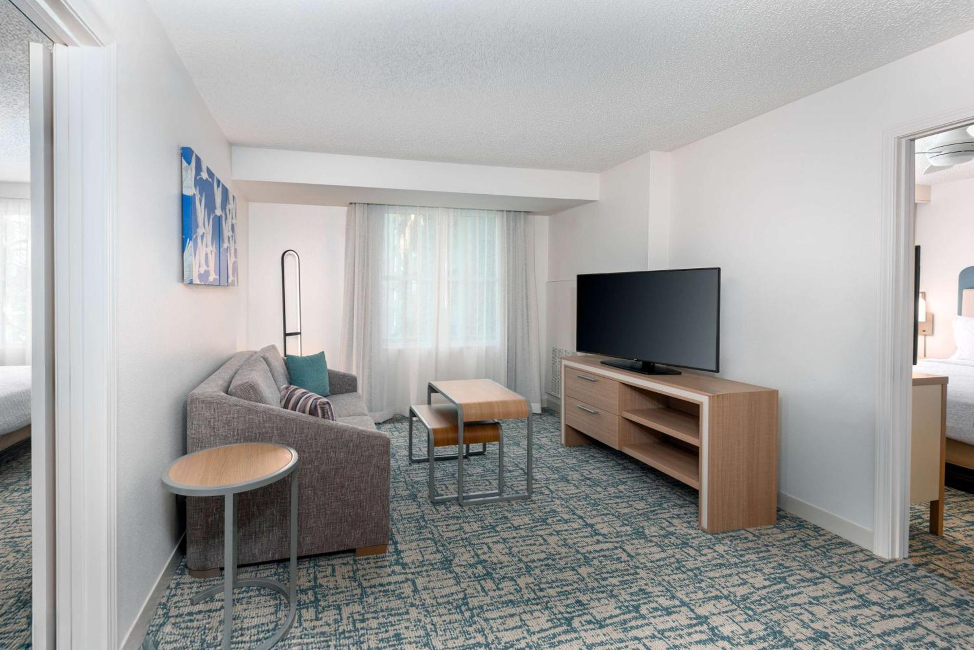Two Bedroom Suite One King Two Queen Beds Non-Smoking