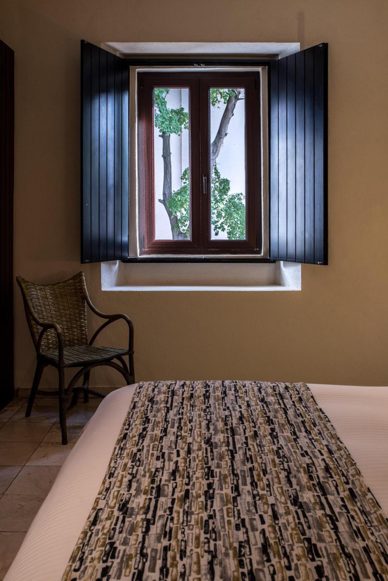 Contemporary Twin Room,1642313875:JPEG