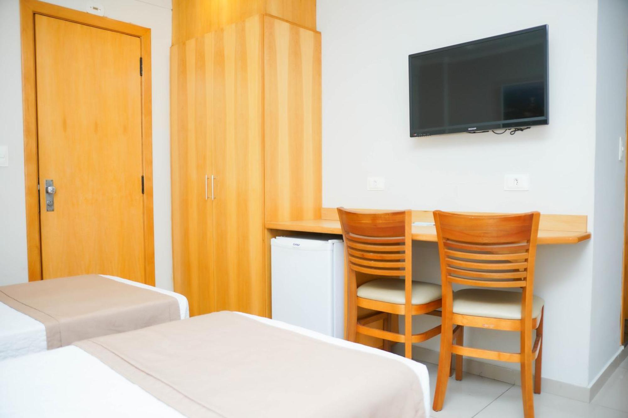 Twin Room,1642965456:JPEG