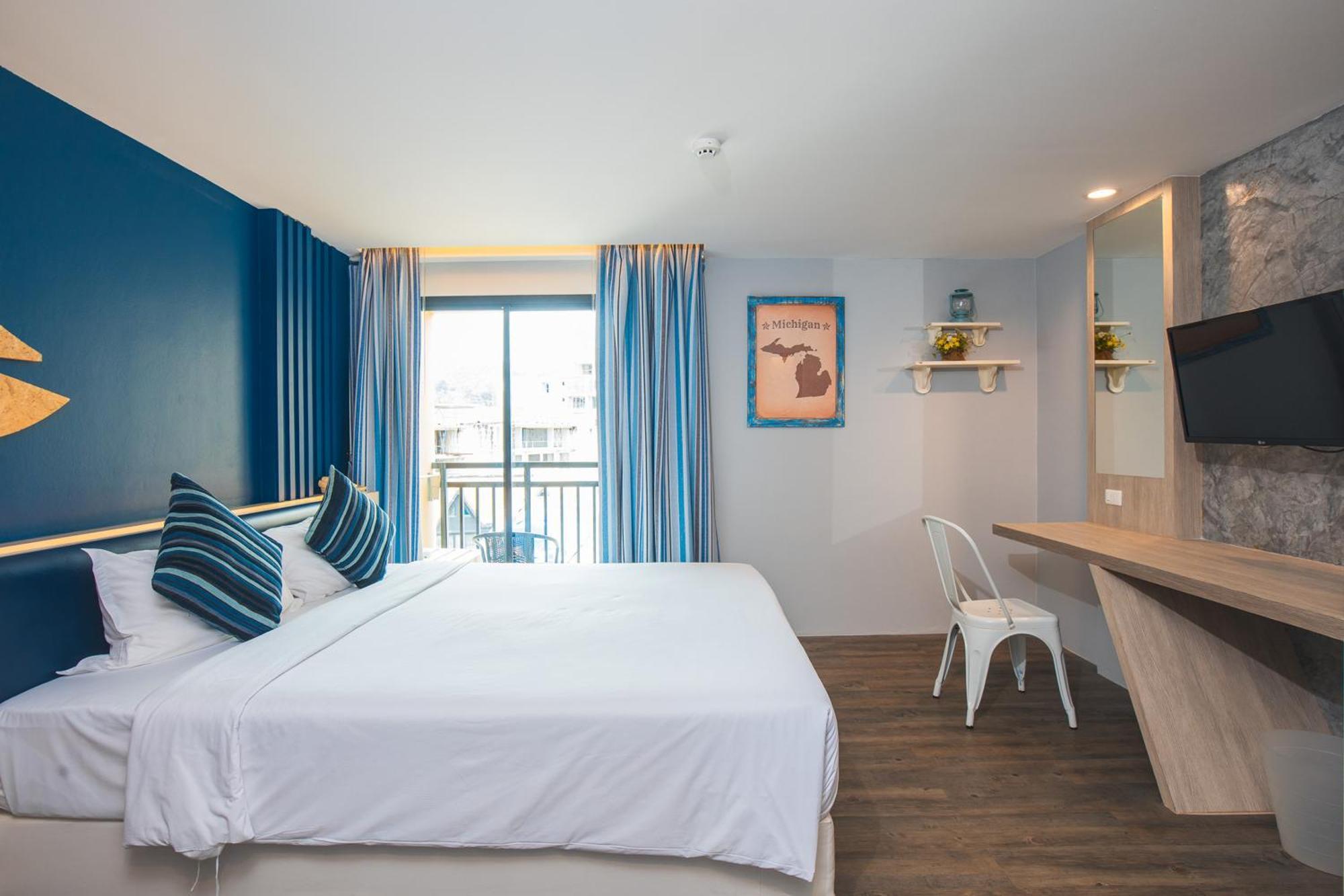 Deluxe Double or Twin Room with Balcony