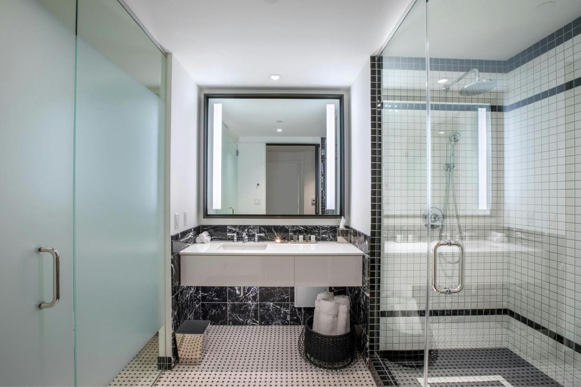 King Room,1643196115:JPEG