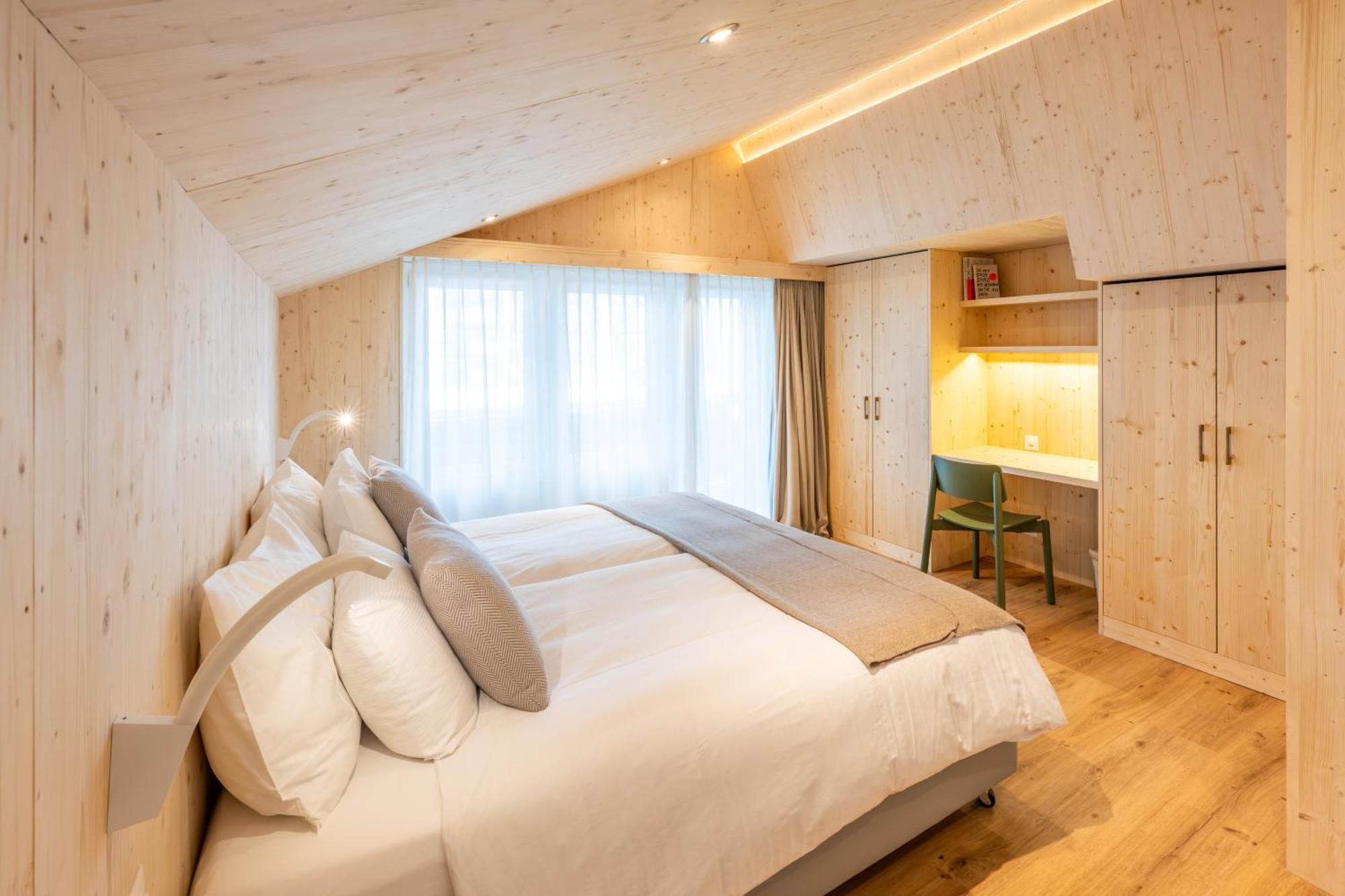 Suite with Mountain View